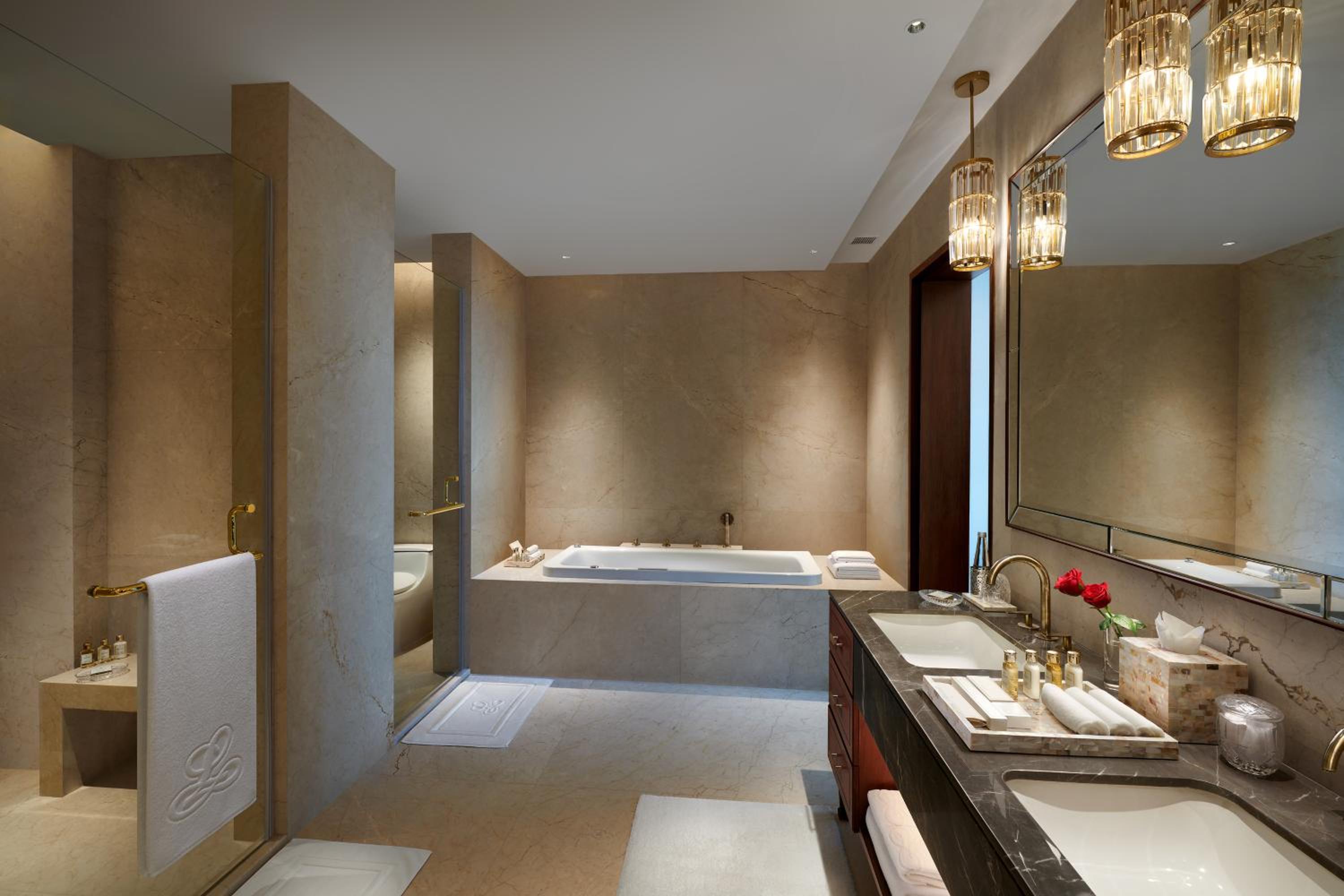 Presidential Suite - 15% Discount on Food & Beverages - 1000 Credit points for SPA per room per stay, One way airport transfers and Club Lounge Access