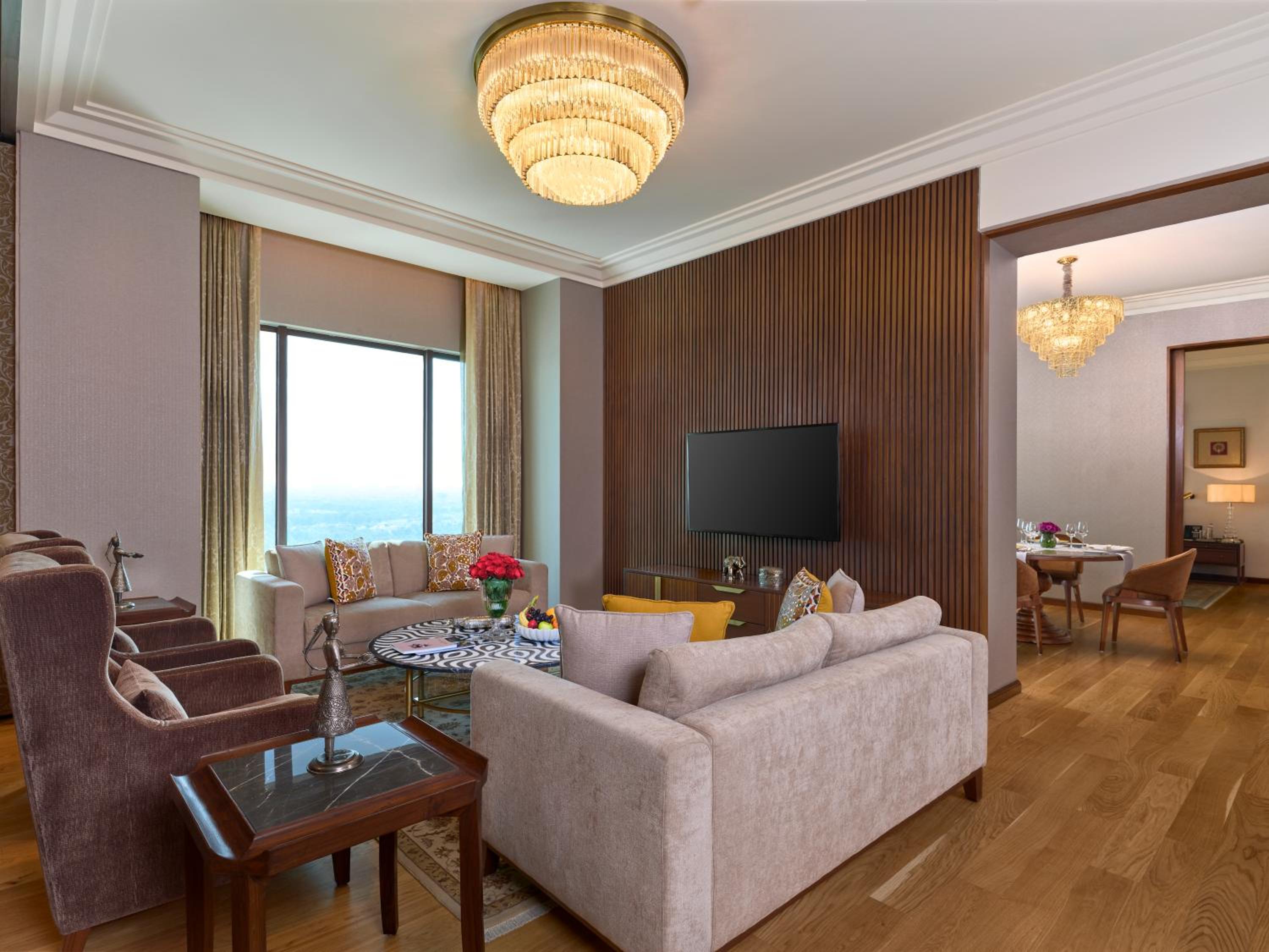 Presidential Suite - 15% Discount on Food & Beverages - 1000 Credit points for SPA per room per stay, One way airport transfers and Club Lounge Access