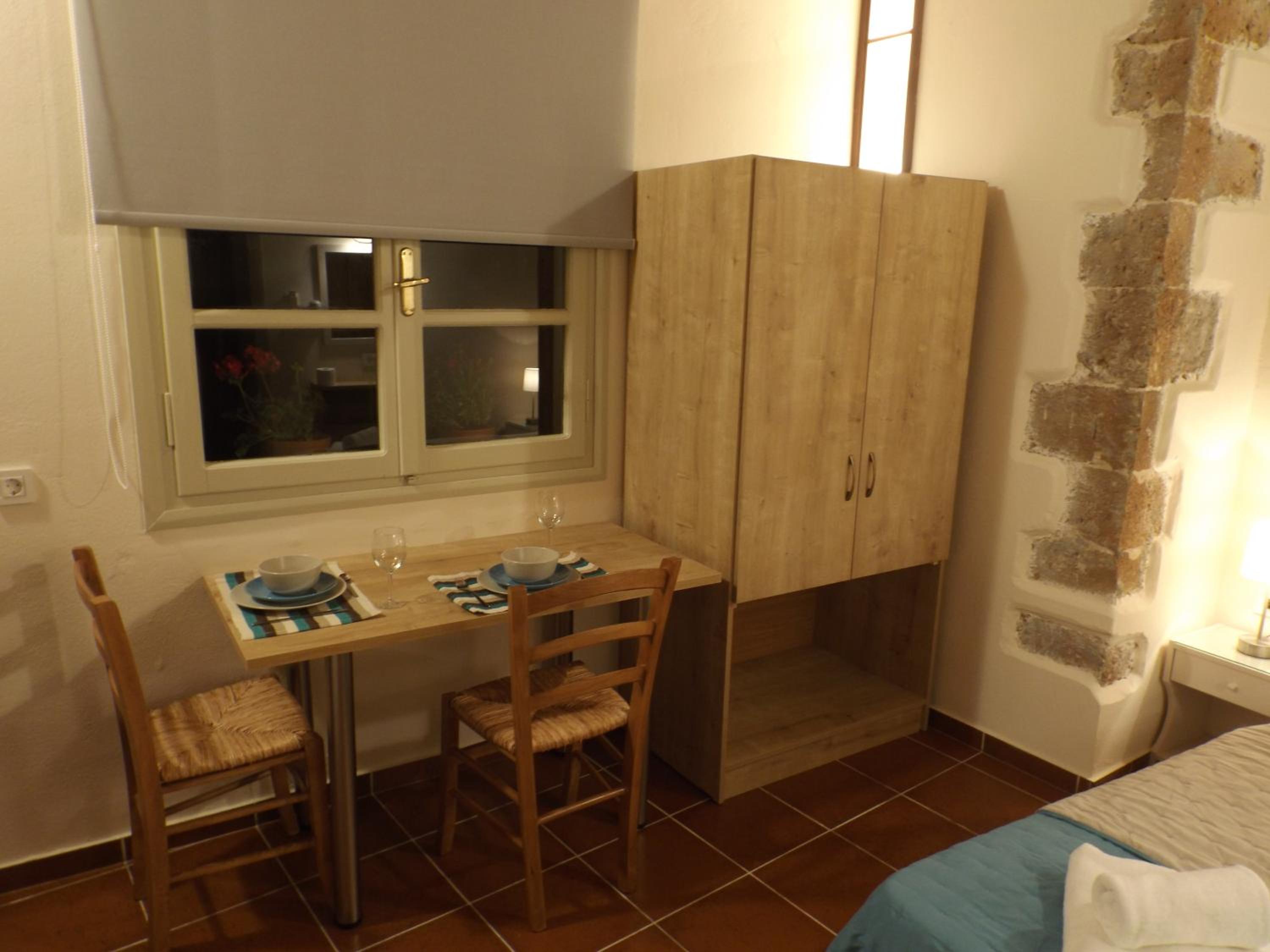 Studio with Private Balcony and Sea View - Photo 6
