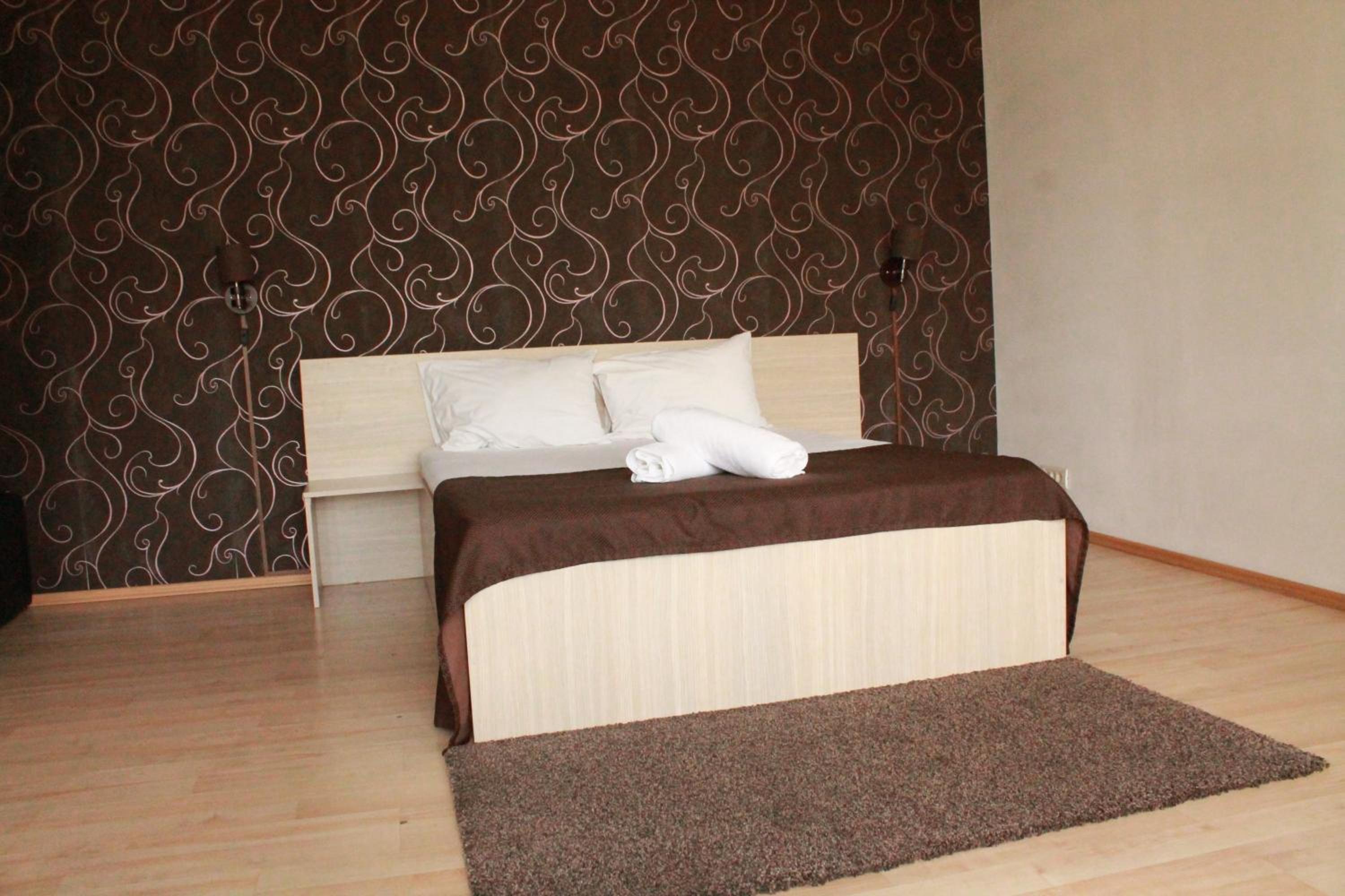 Deluxe Double Room with Balcony - Photo 9