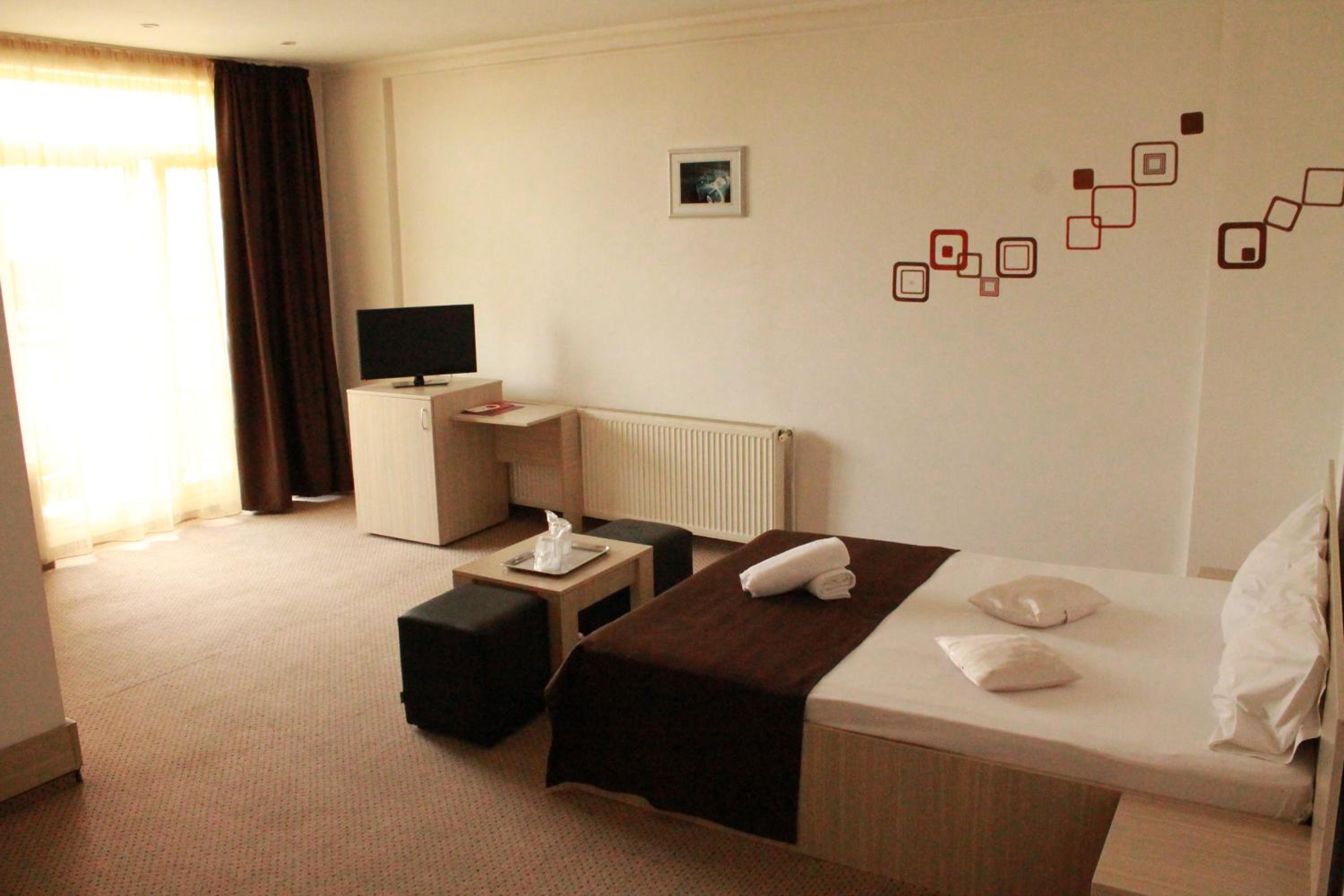Standard Double Room - Photo 3
