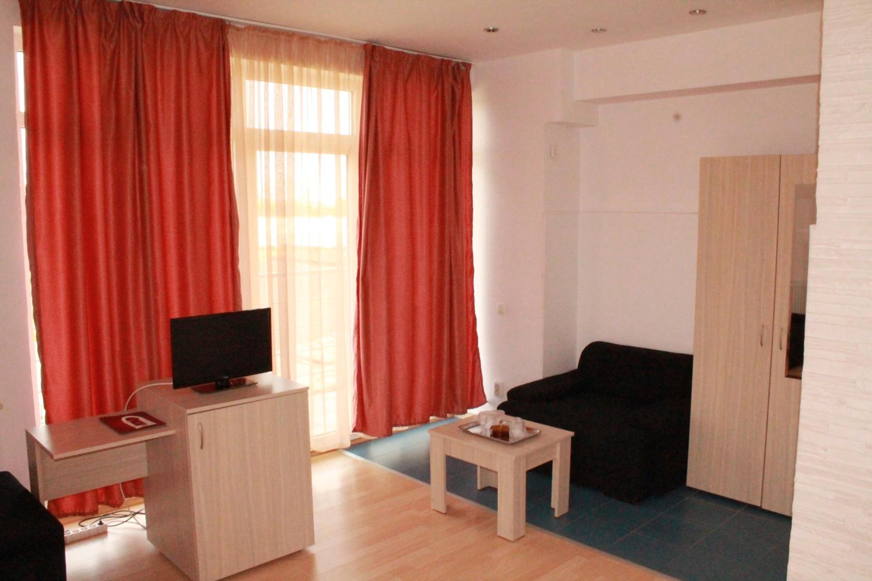 Standard Double Room - Photo 13