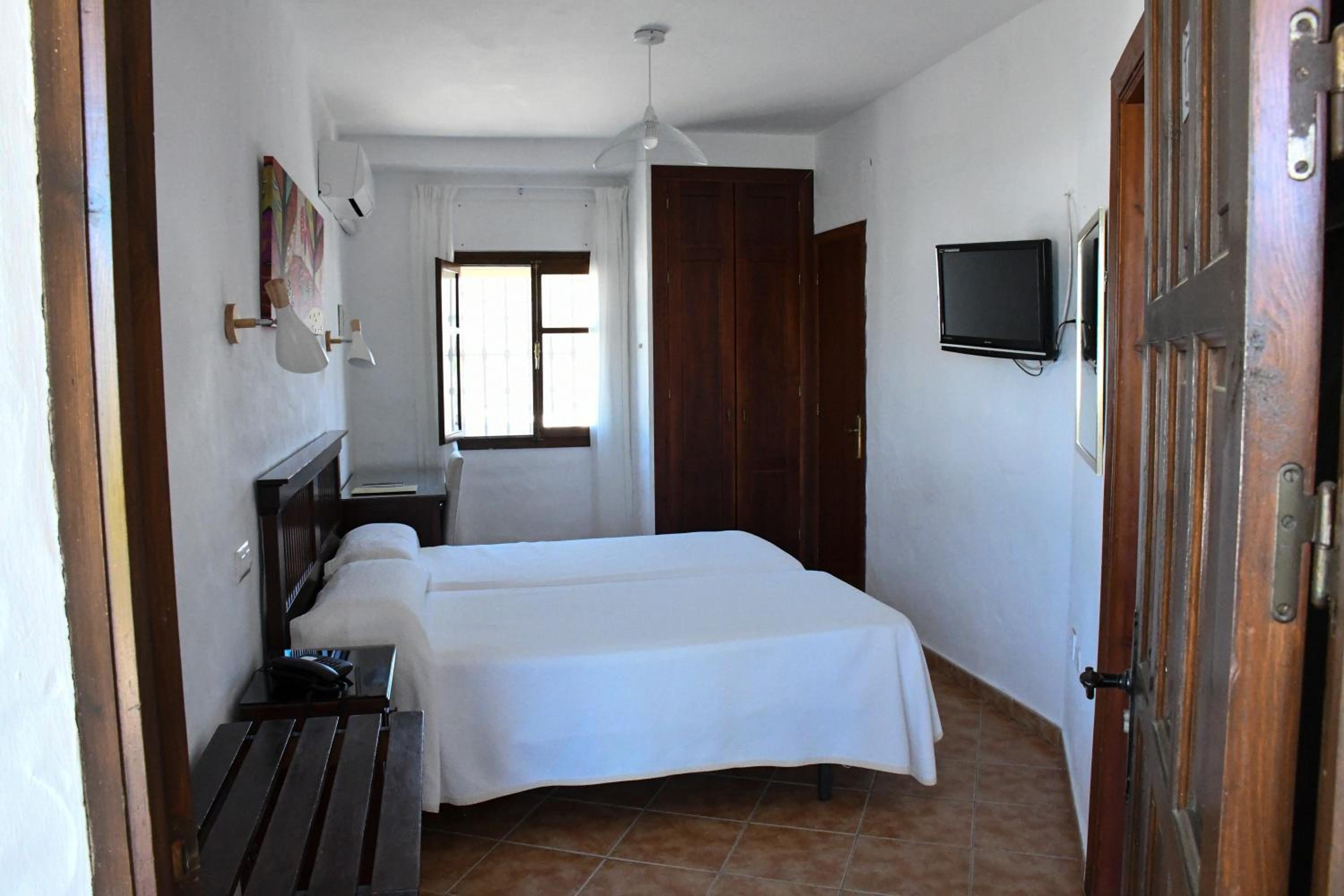 Two-Bedroom Bungalow - Photo 5