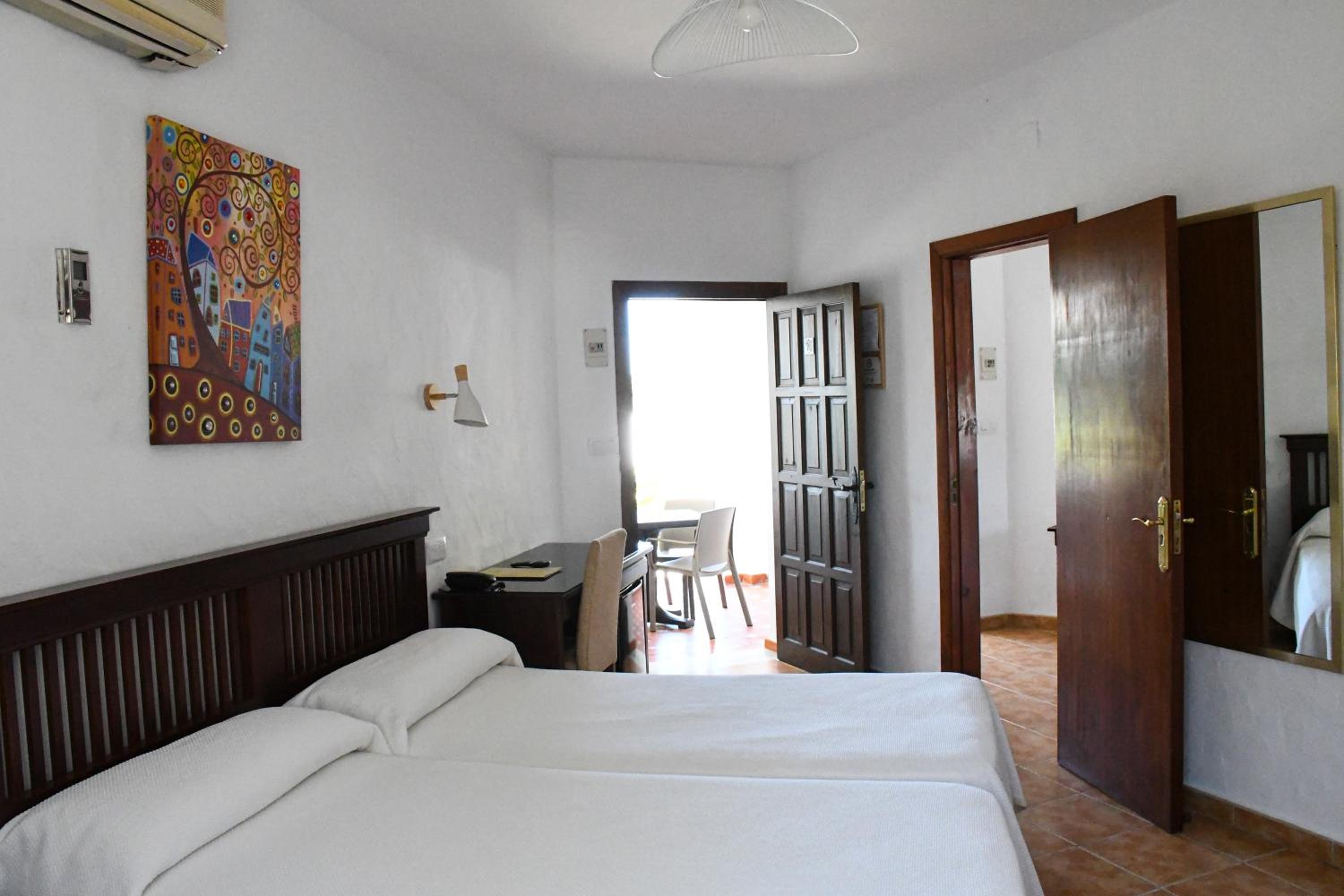 Two-Bedroom Bungalow - Photo 4