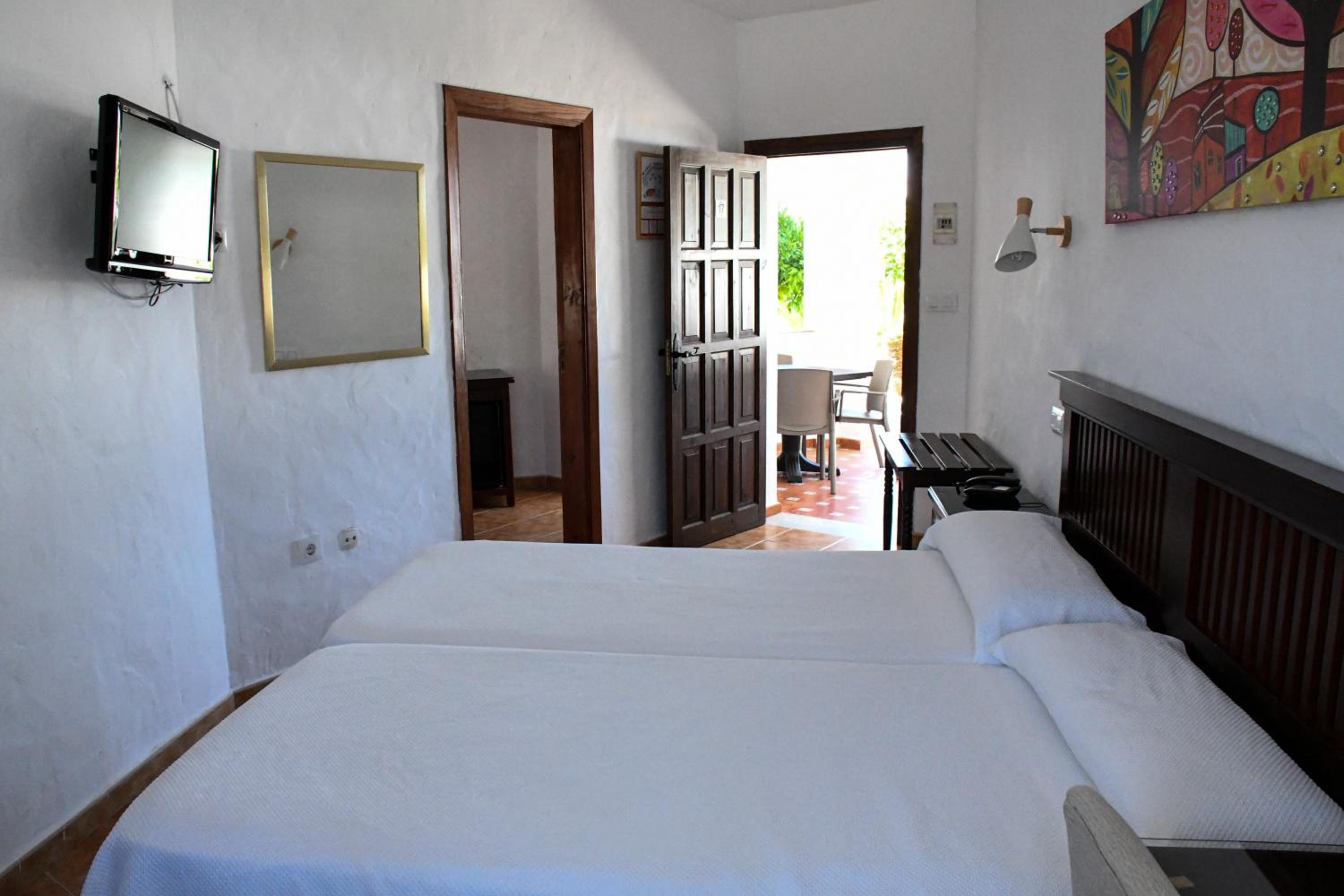 Two-Bedroom Bungalow - Photo 3