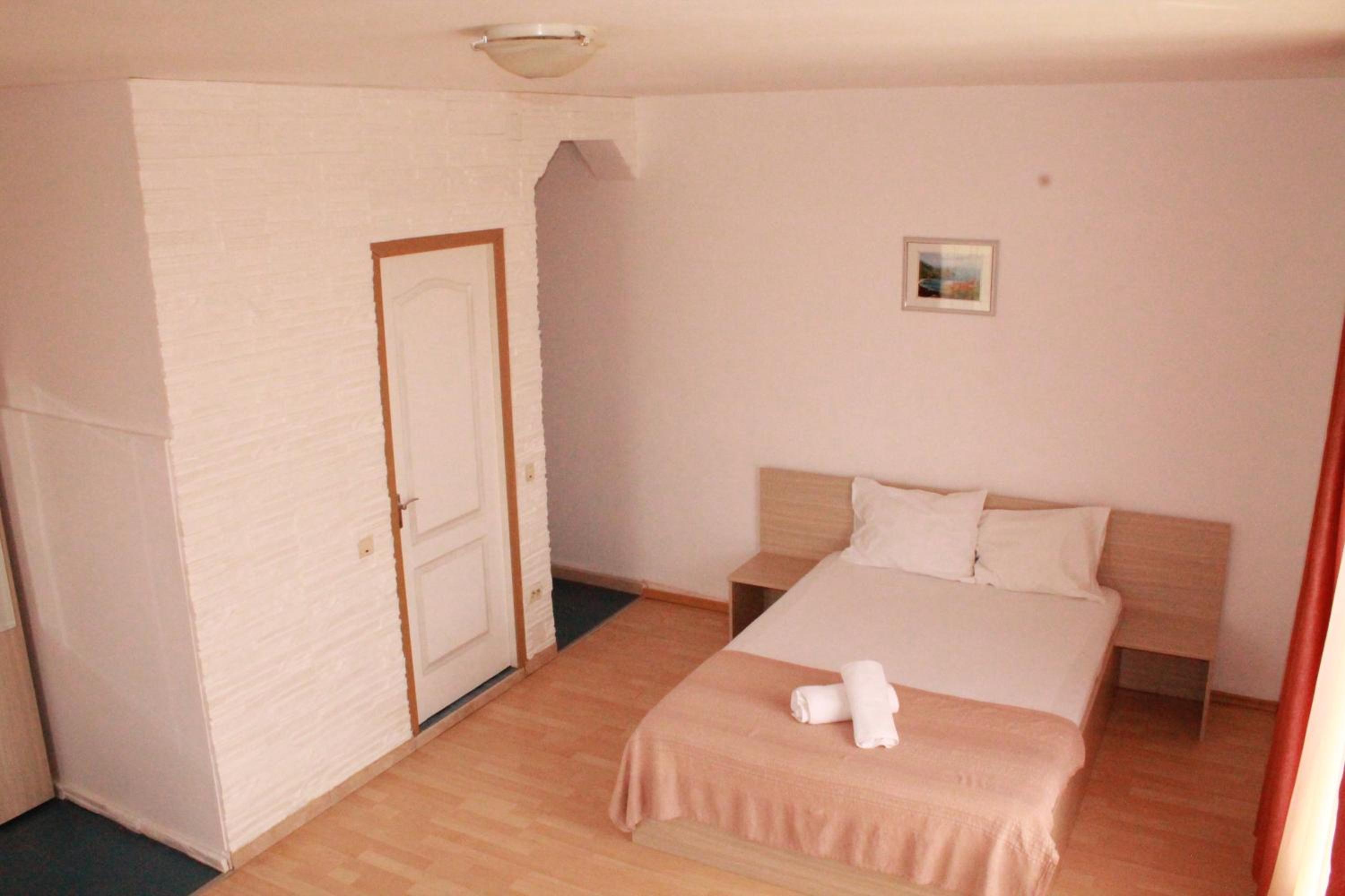 Standard Double Room - Photo 15