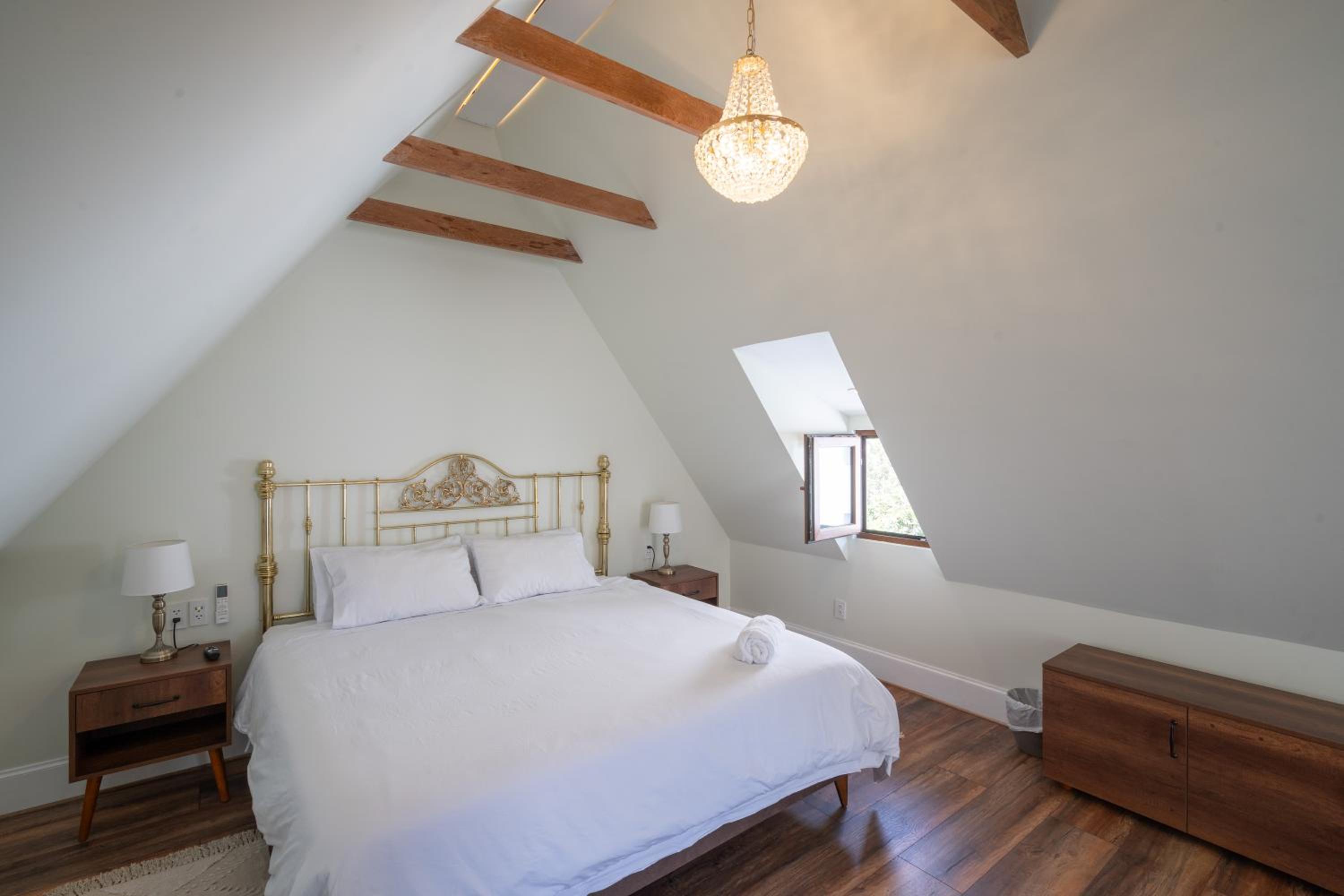 Deluxe Queen Room