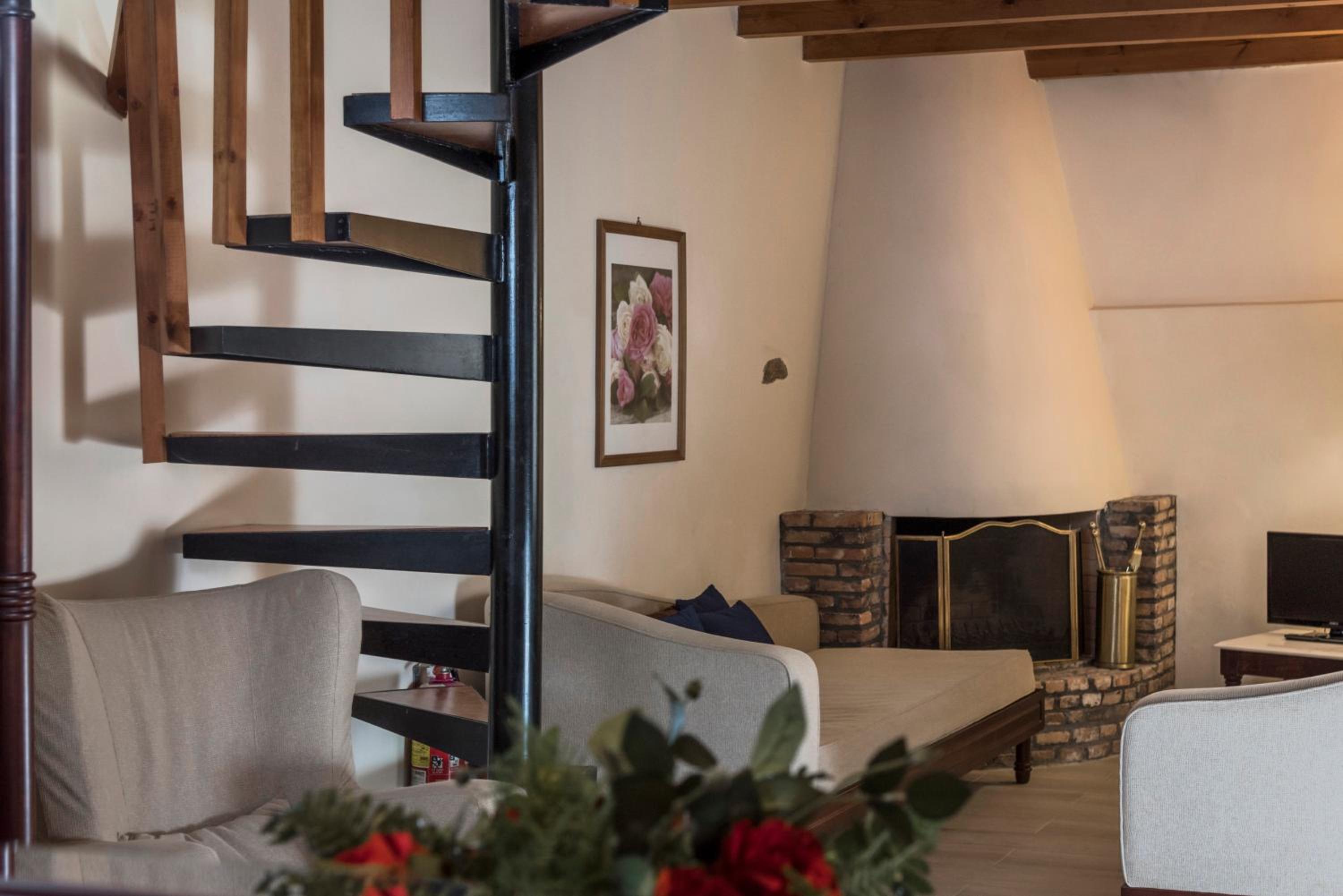Τraditional Suite Split Level photo 2