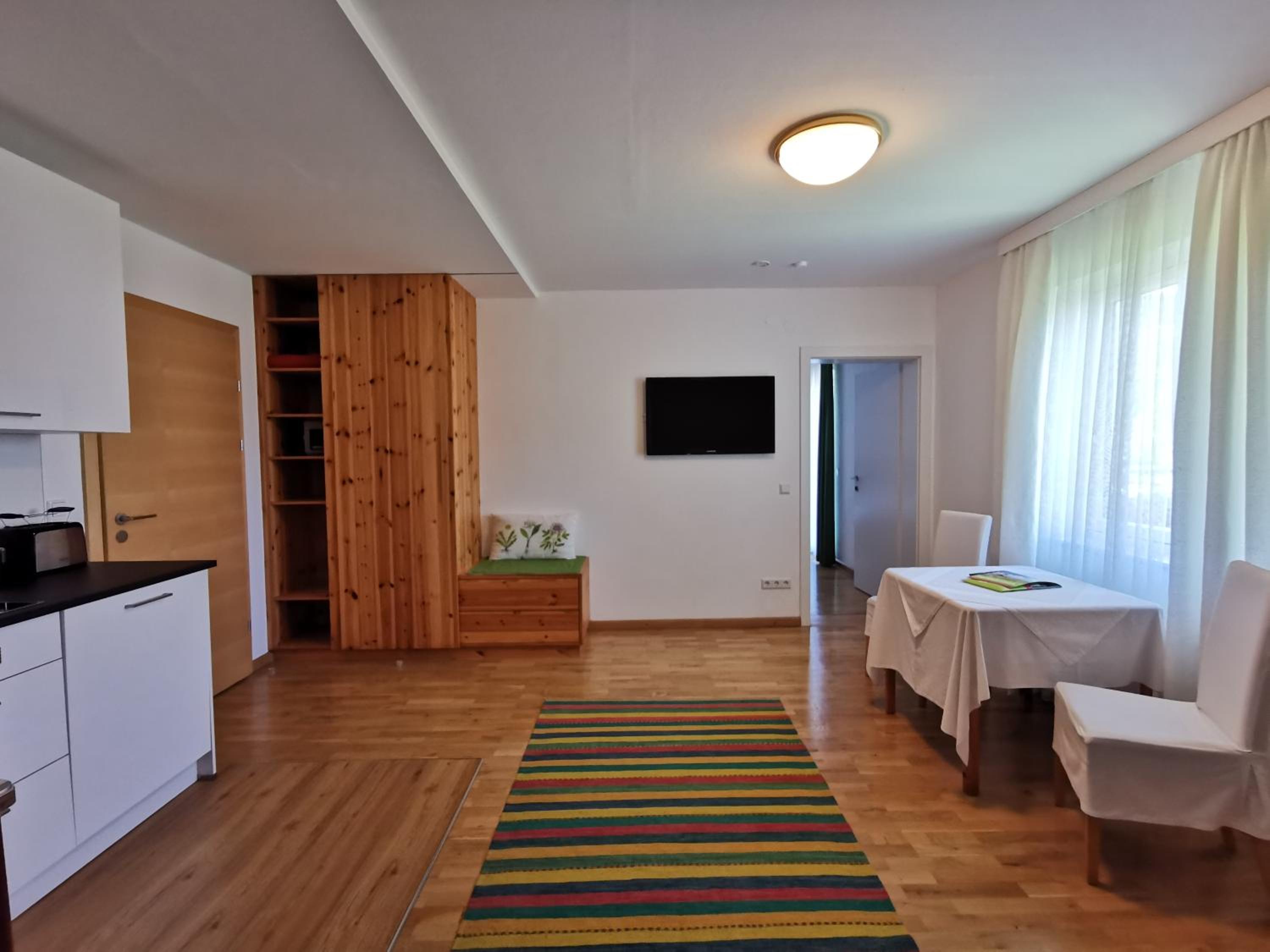 One-Bedroom Apartment photo 2
