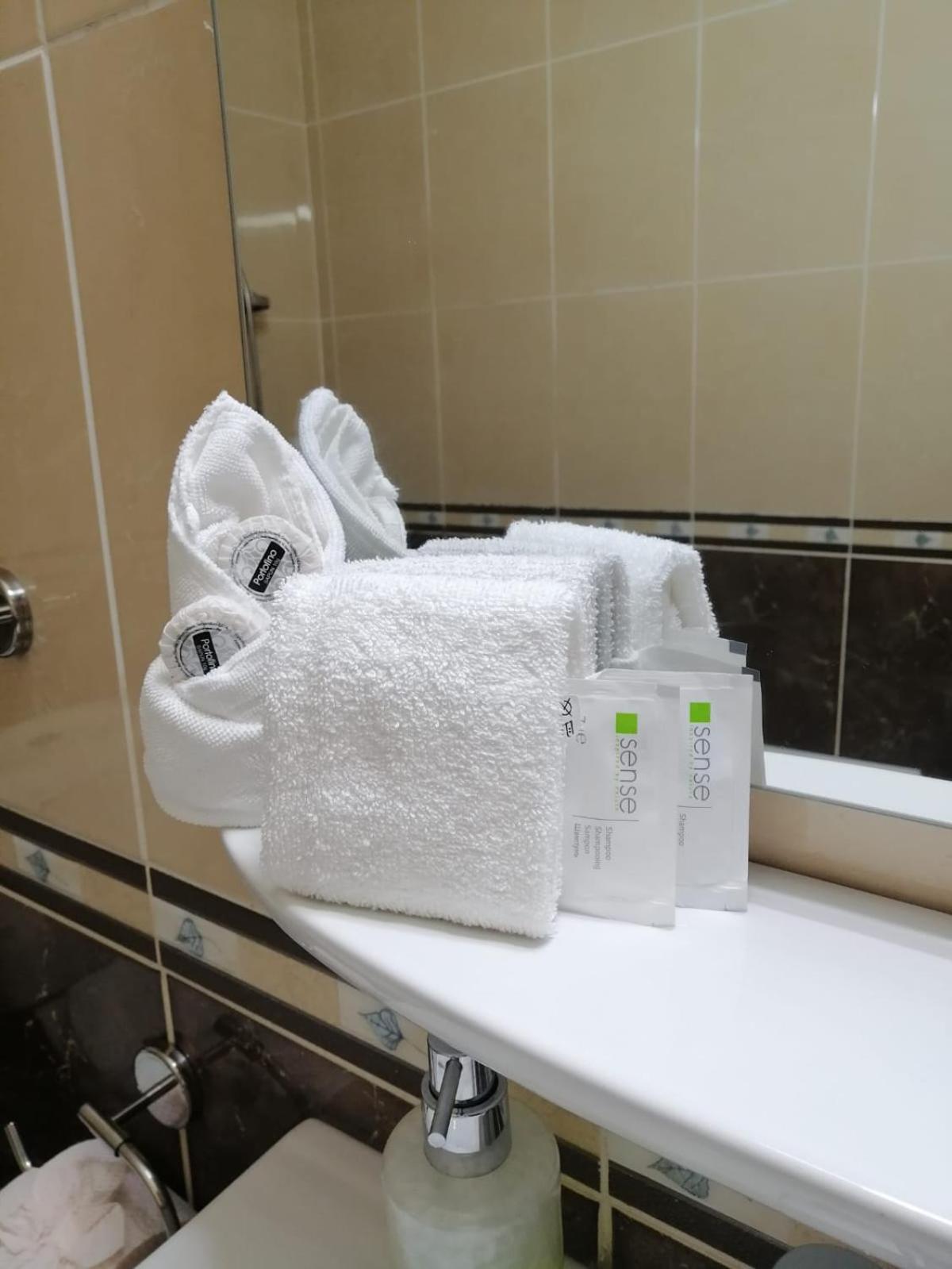 Twin Room with Shower - Photo 1
