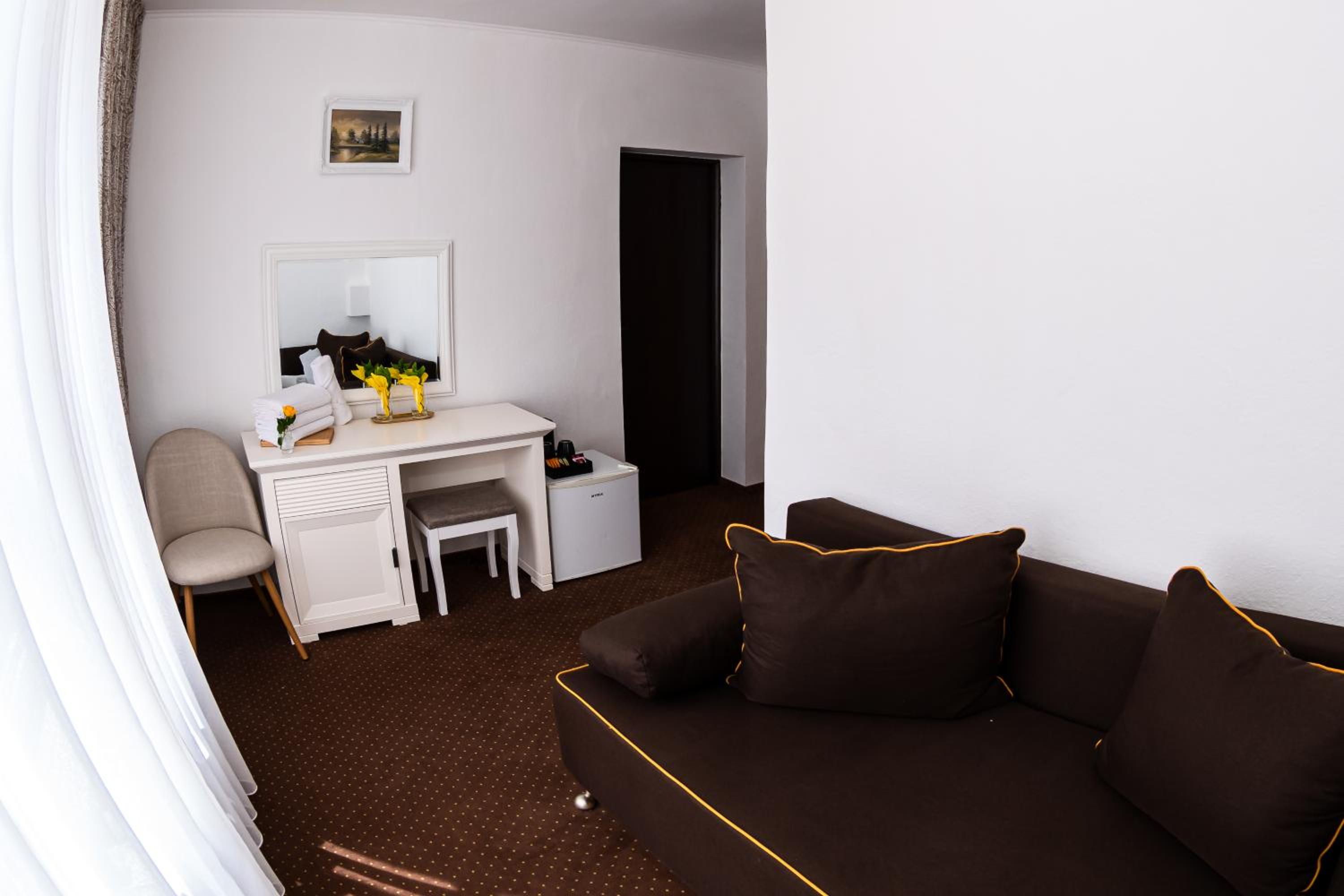 One-Bedroom Suite - Photo 27