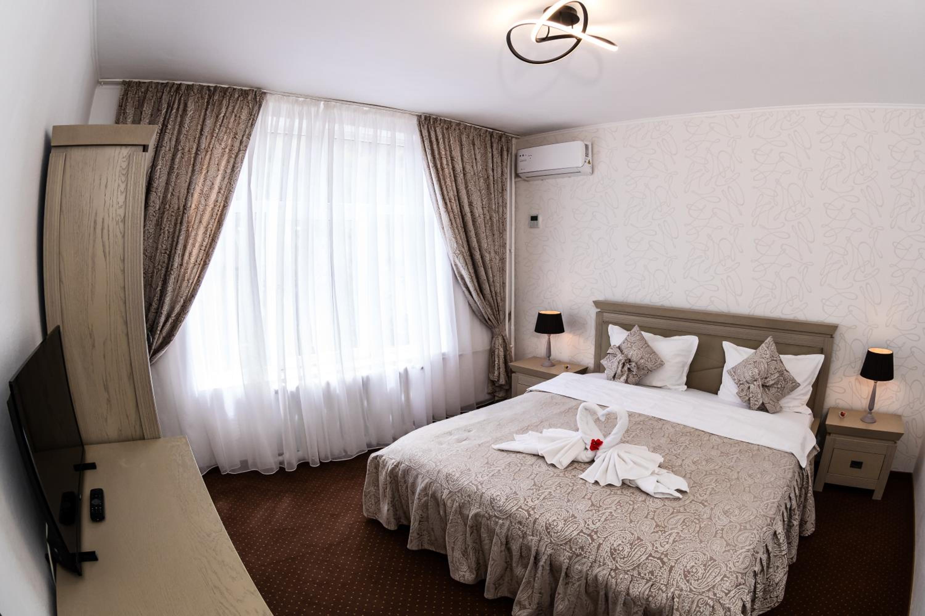One-Bedroom Suite - Photo 18