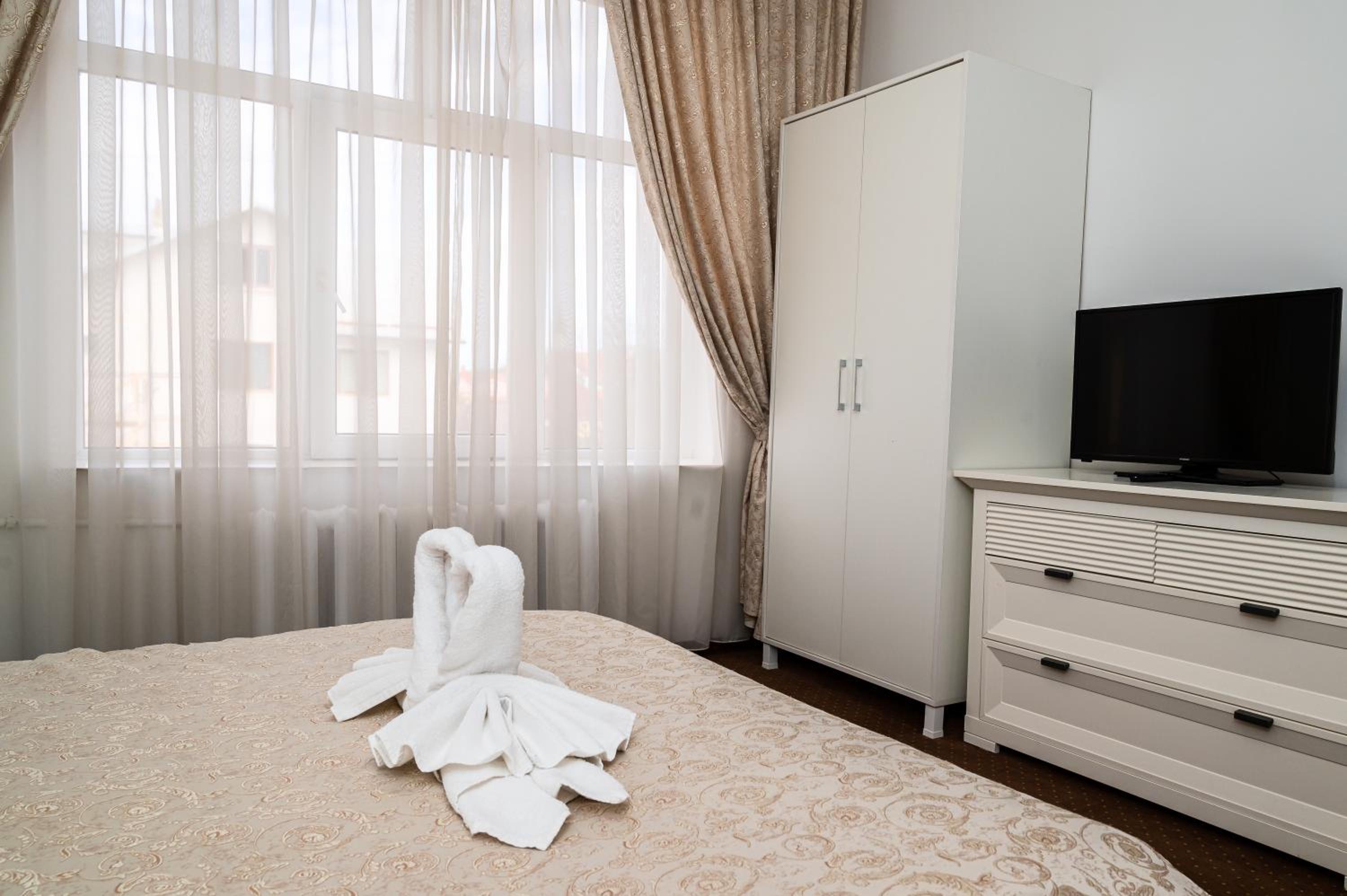One-Bedroom Suite - Photo 25