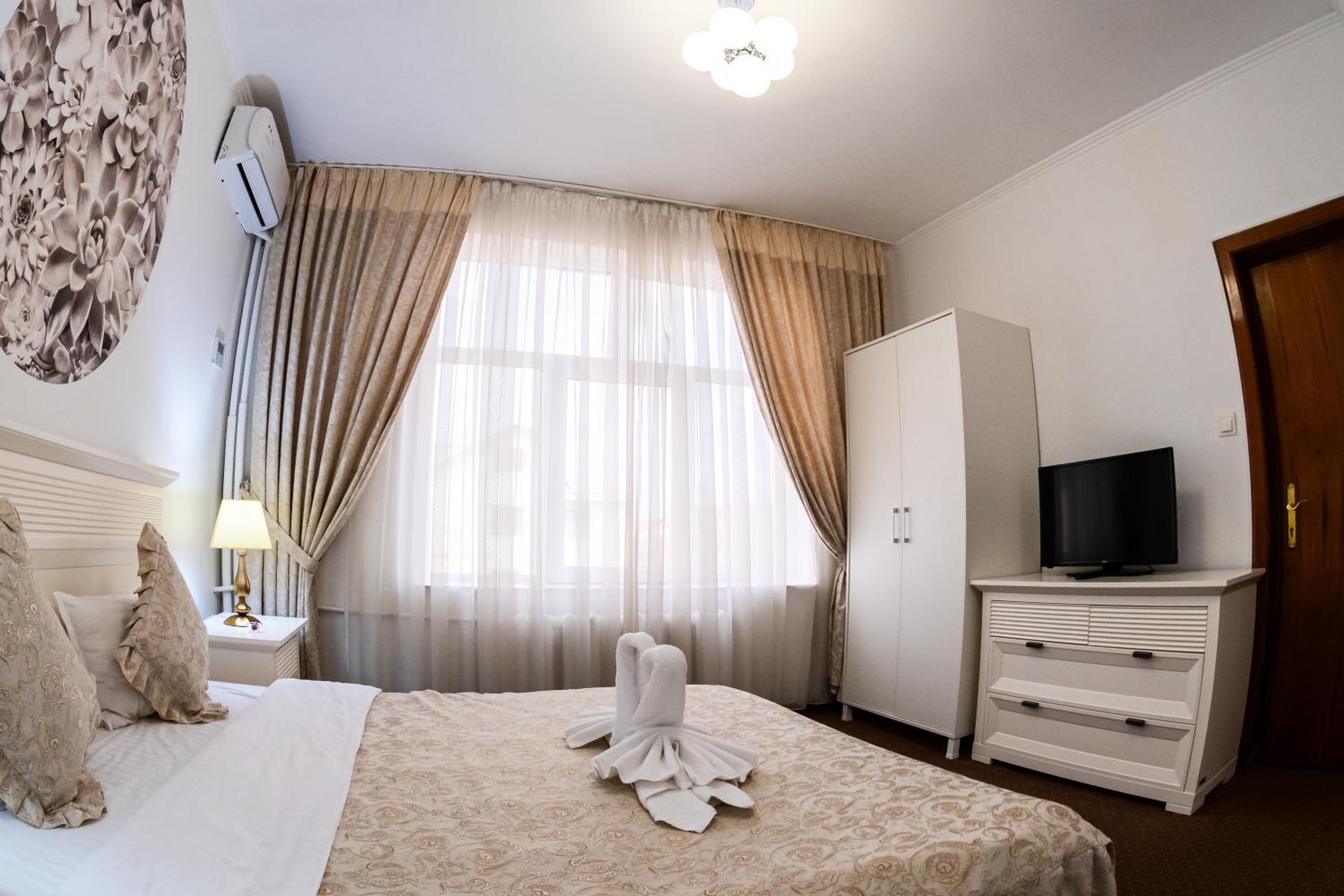 One-Bedroom Suite - Photo 29