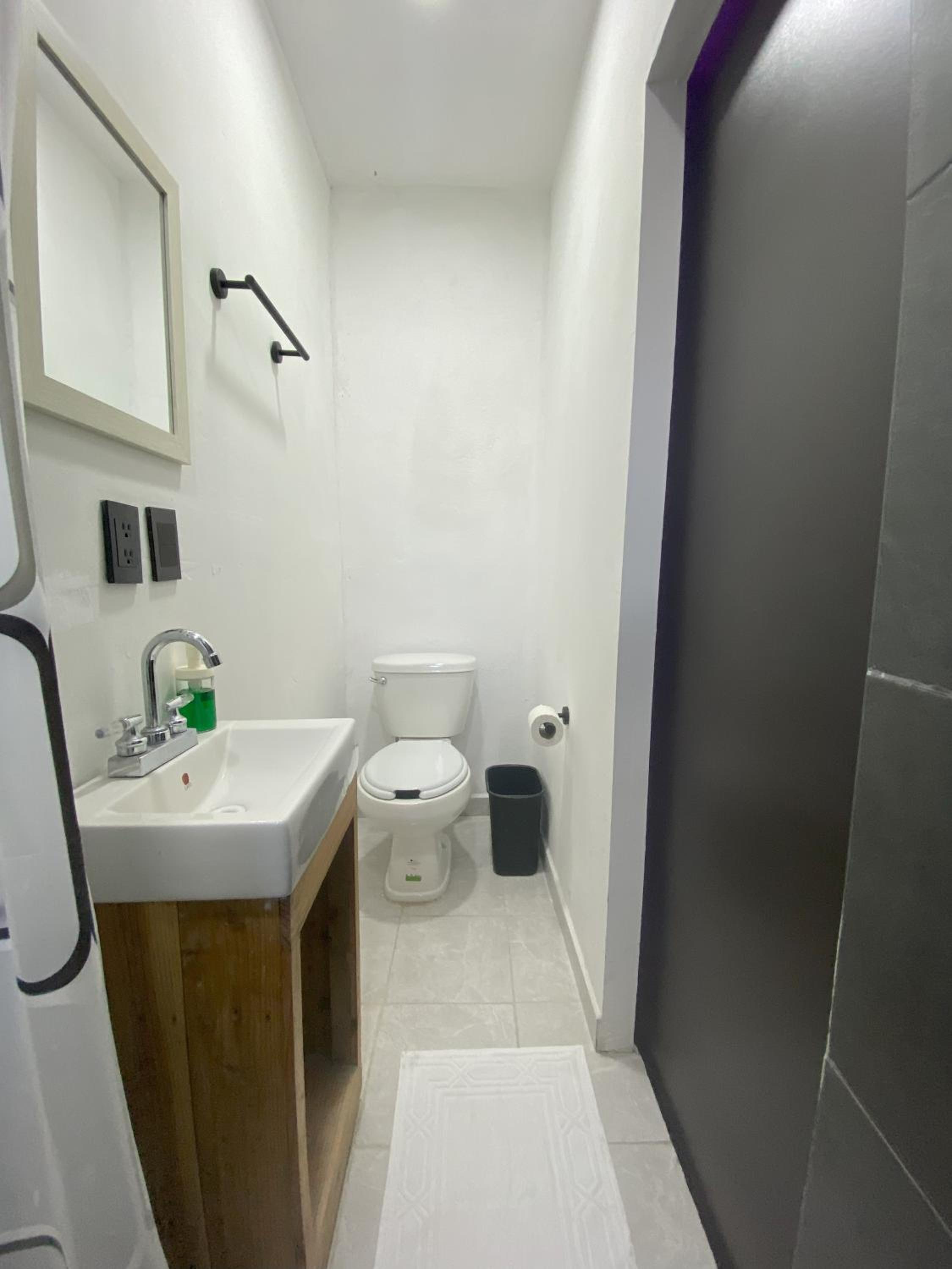 One-Bedroom Apartment photo 3