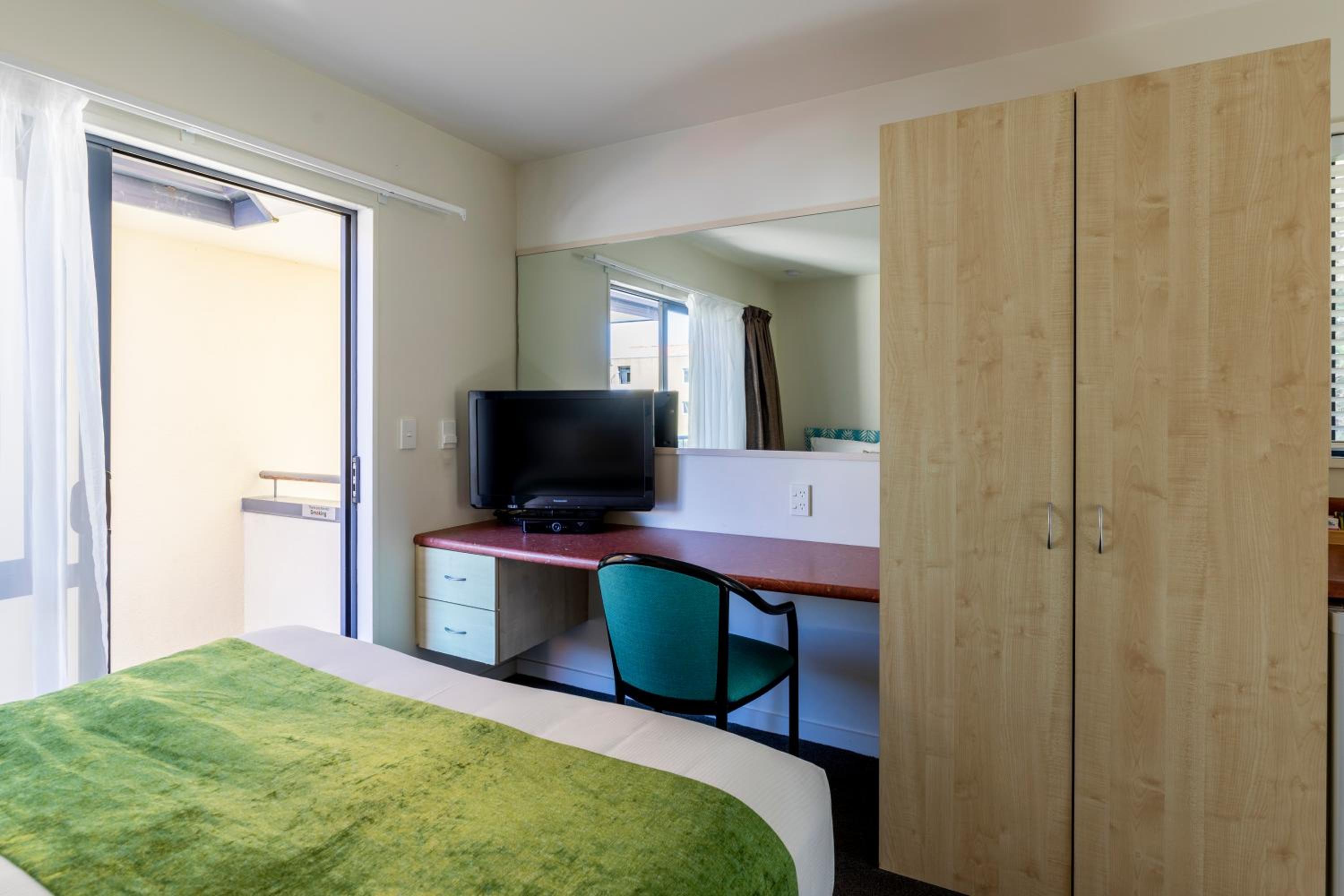 Superior Double or Twin Room thumbnail 5