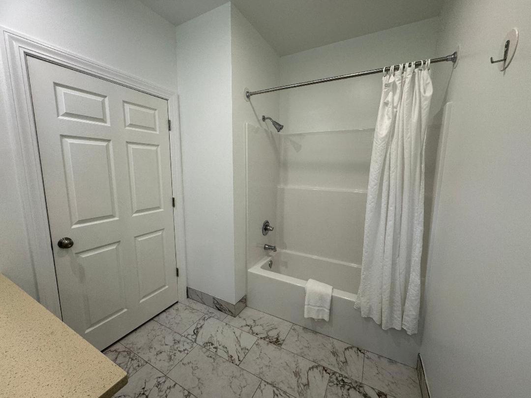 Deluxe Queen Room - Photo 5