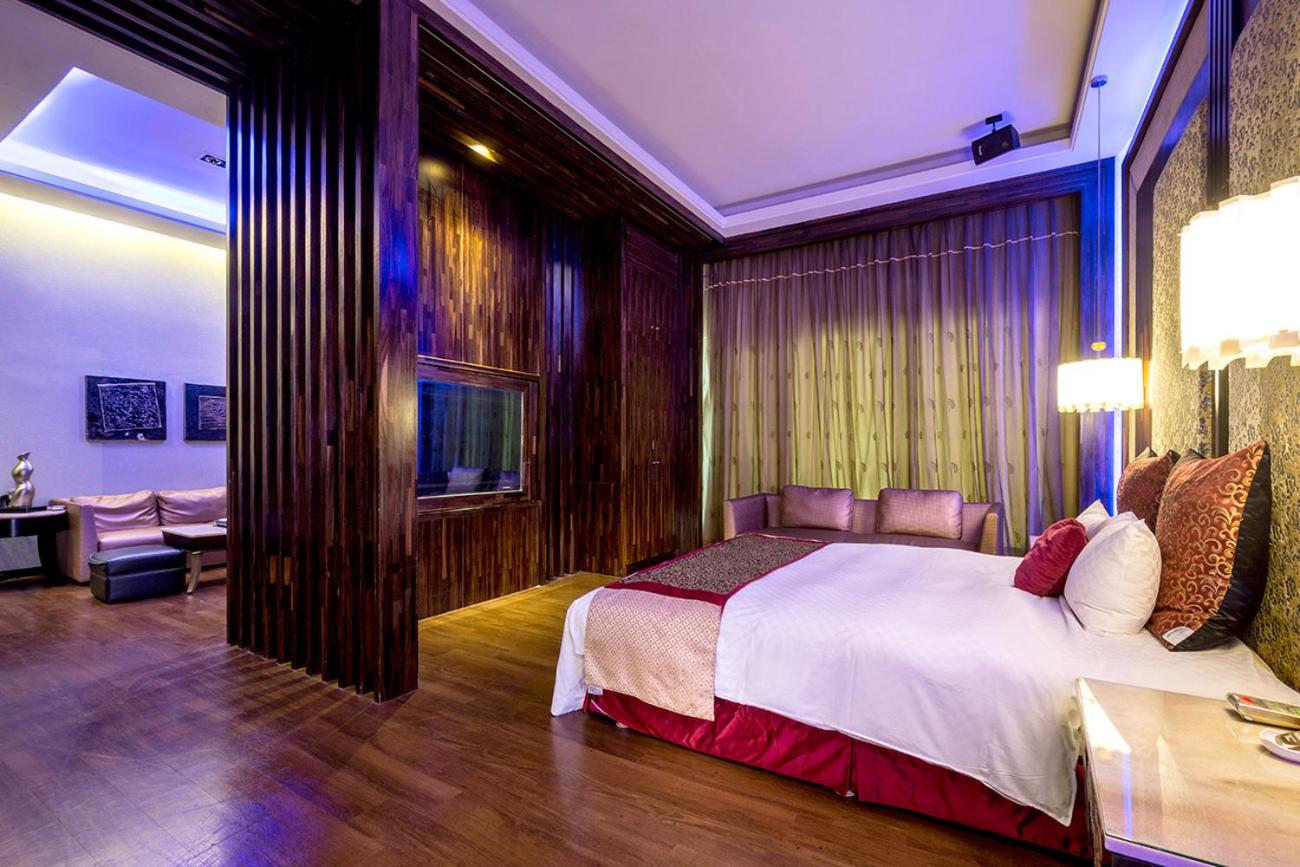 Party Room photo 2