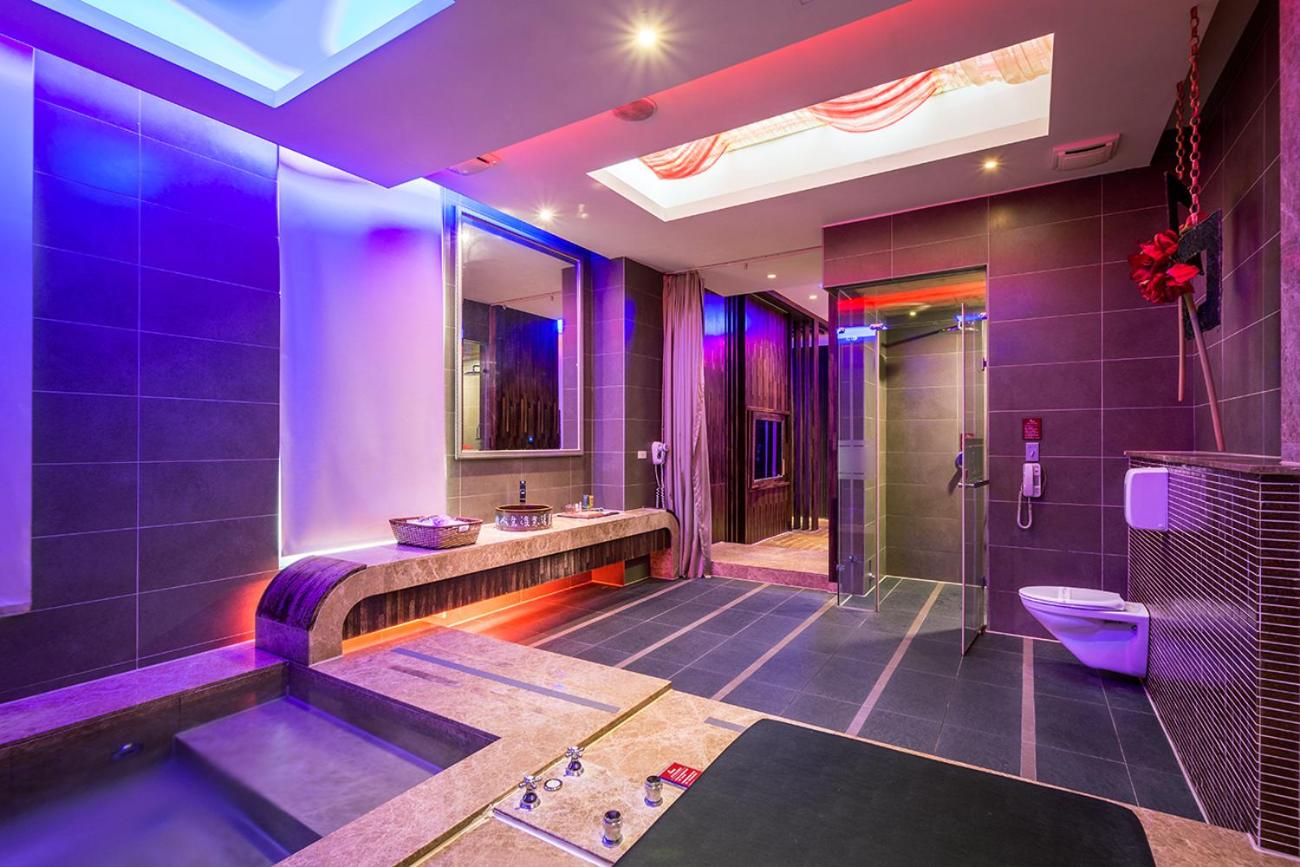 Party Room photo 3