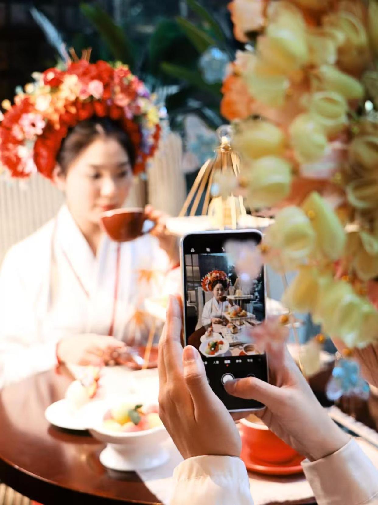 Deluxe Double Room(Afternoon Tea 1+Hairpin Flower Experience 1） photo 3