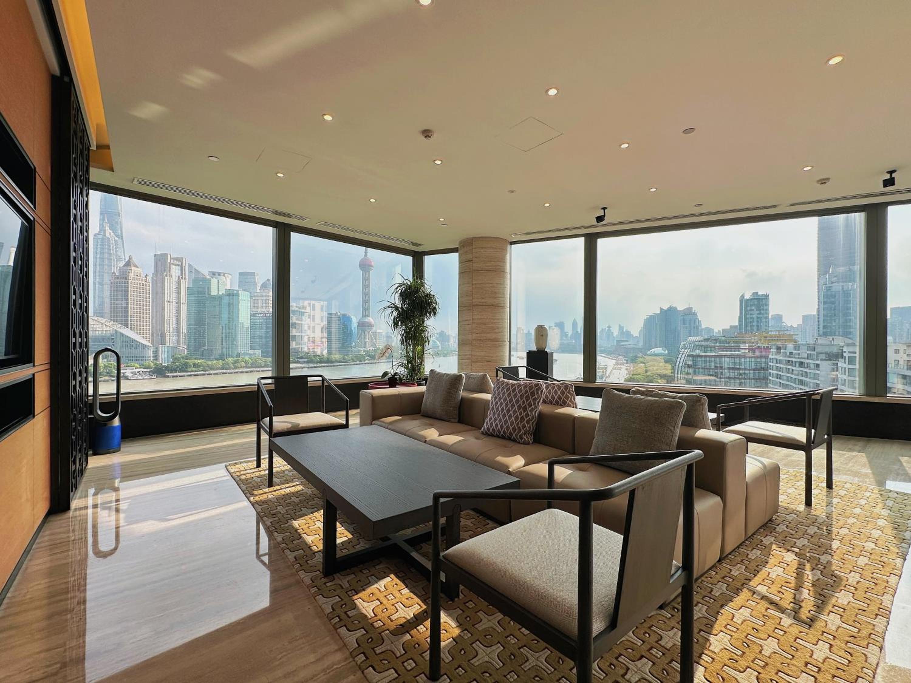 Grand Banyan Suite - Oriental Pearl Tower View
