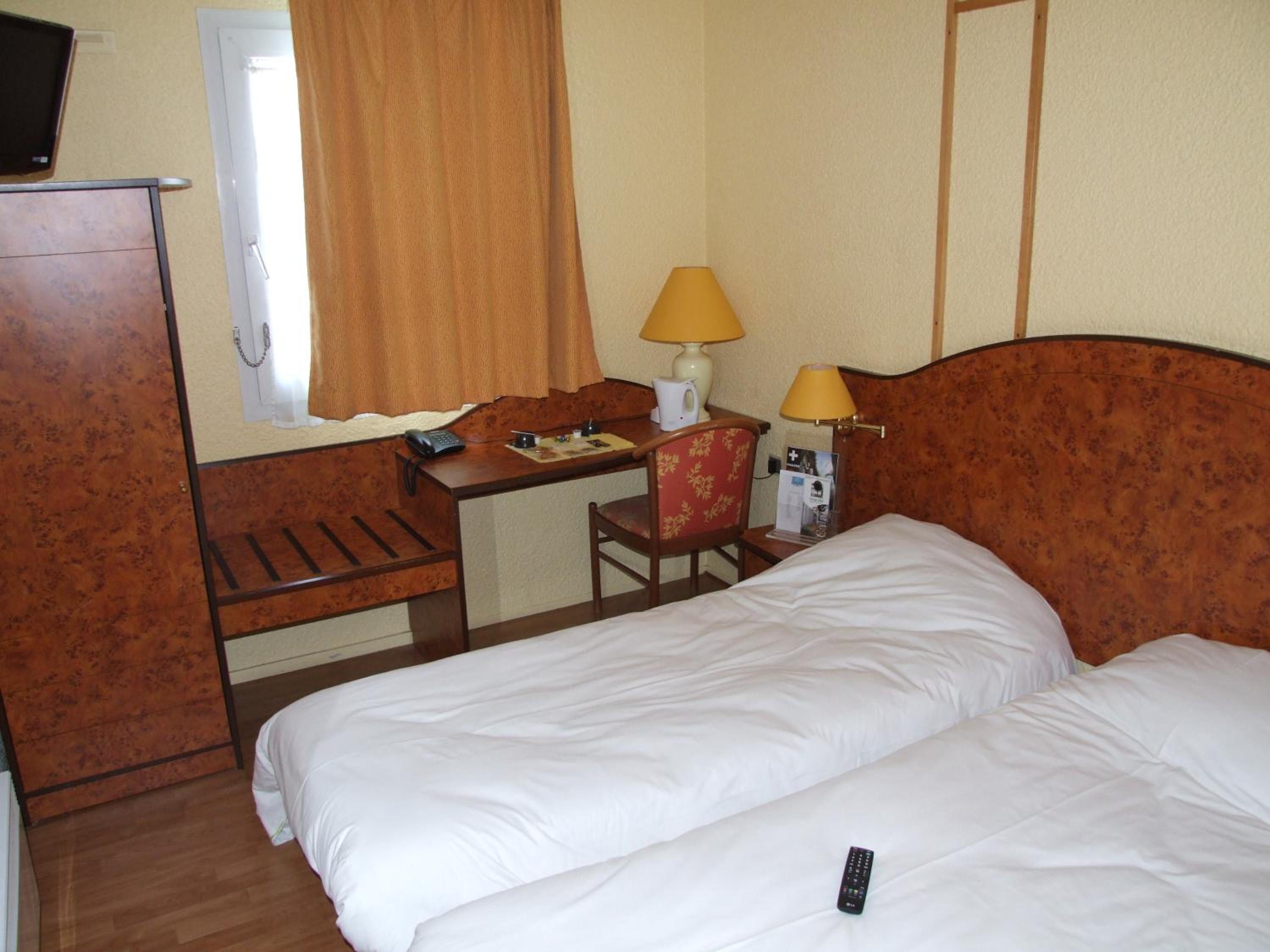 Twin Room - Photo 4