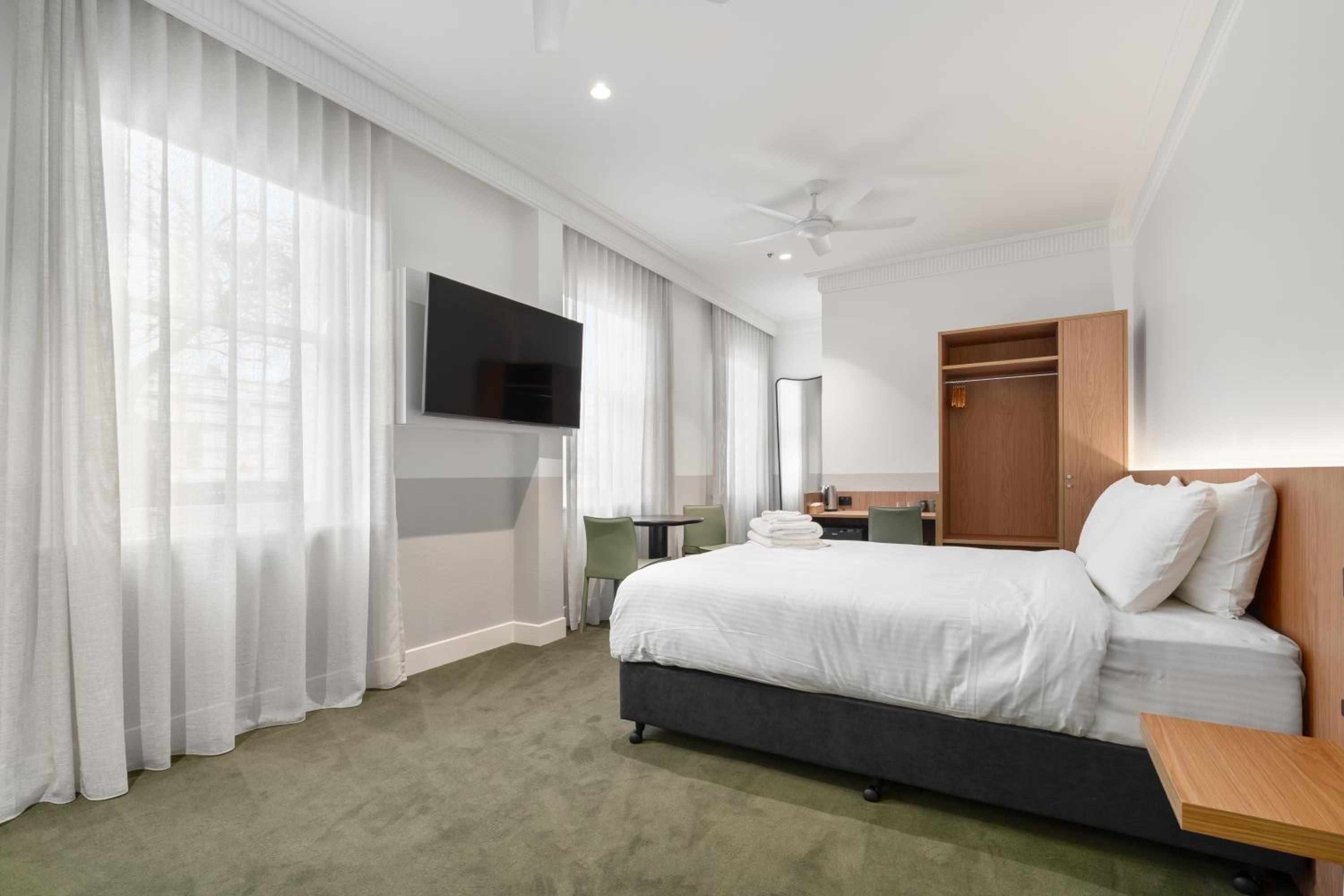 Executive Queen Room