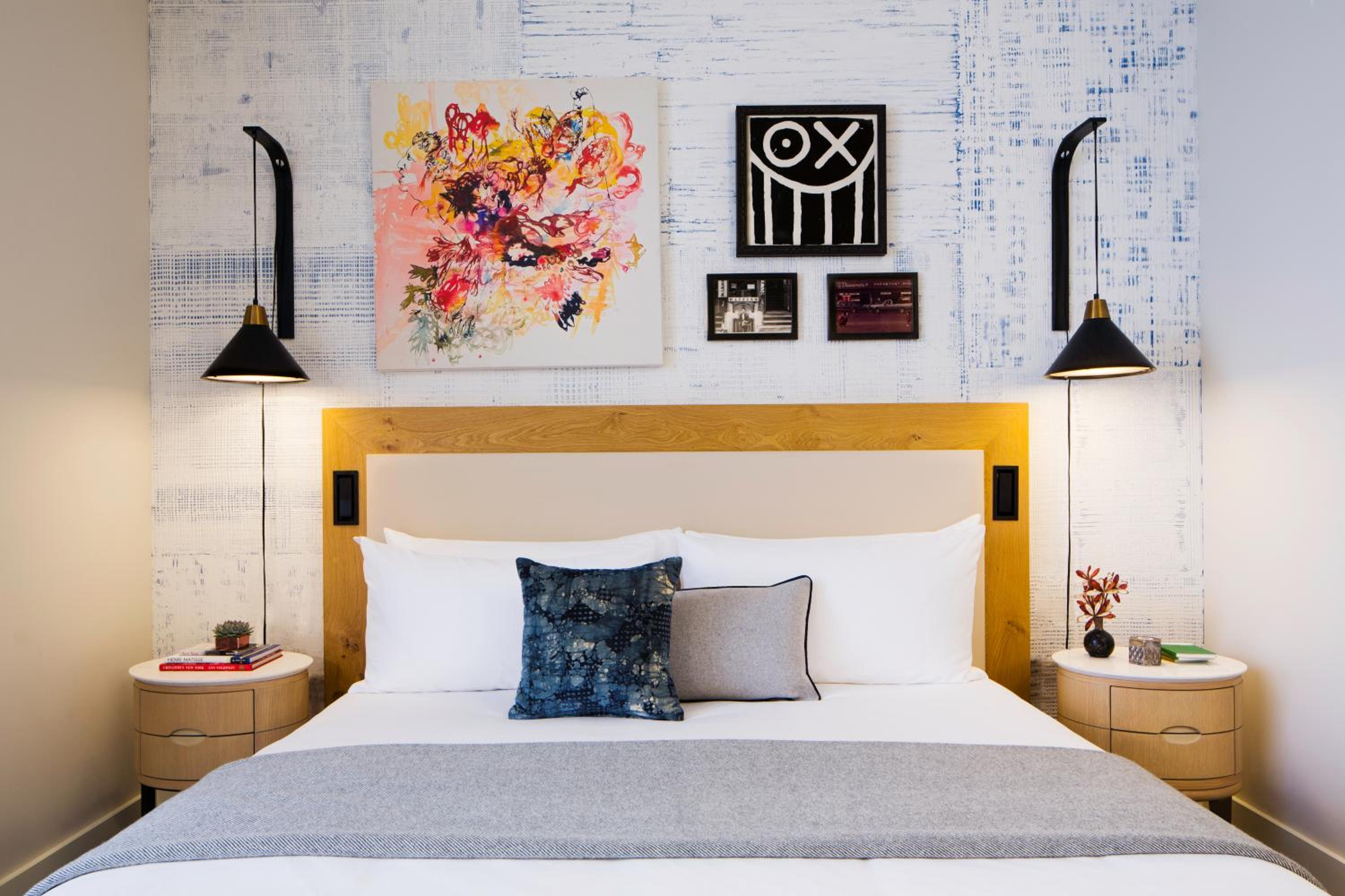 King Room with Bridge View thumbnail 6