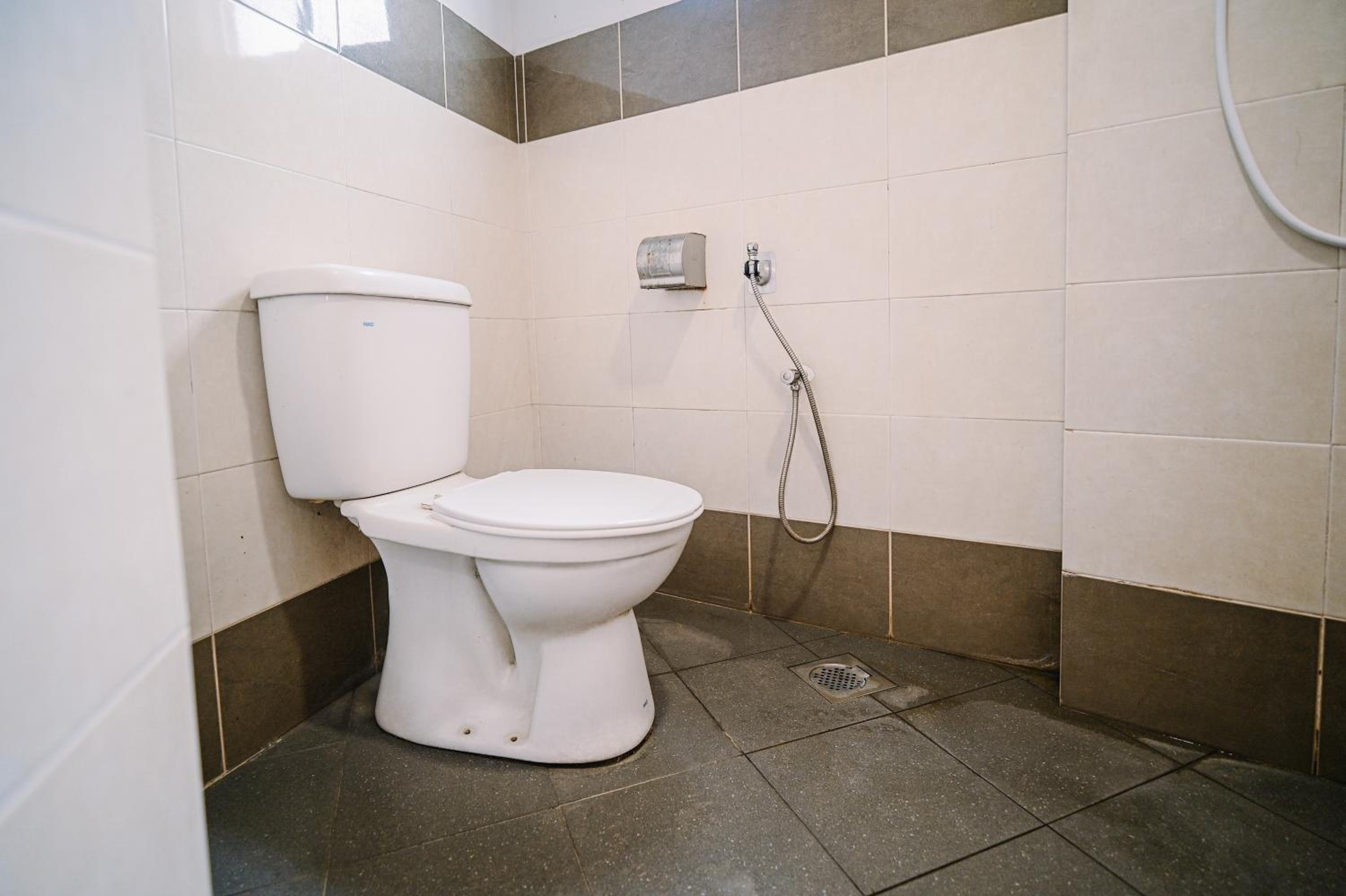 Single Room with Shared Bathroom