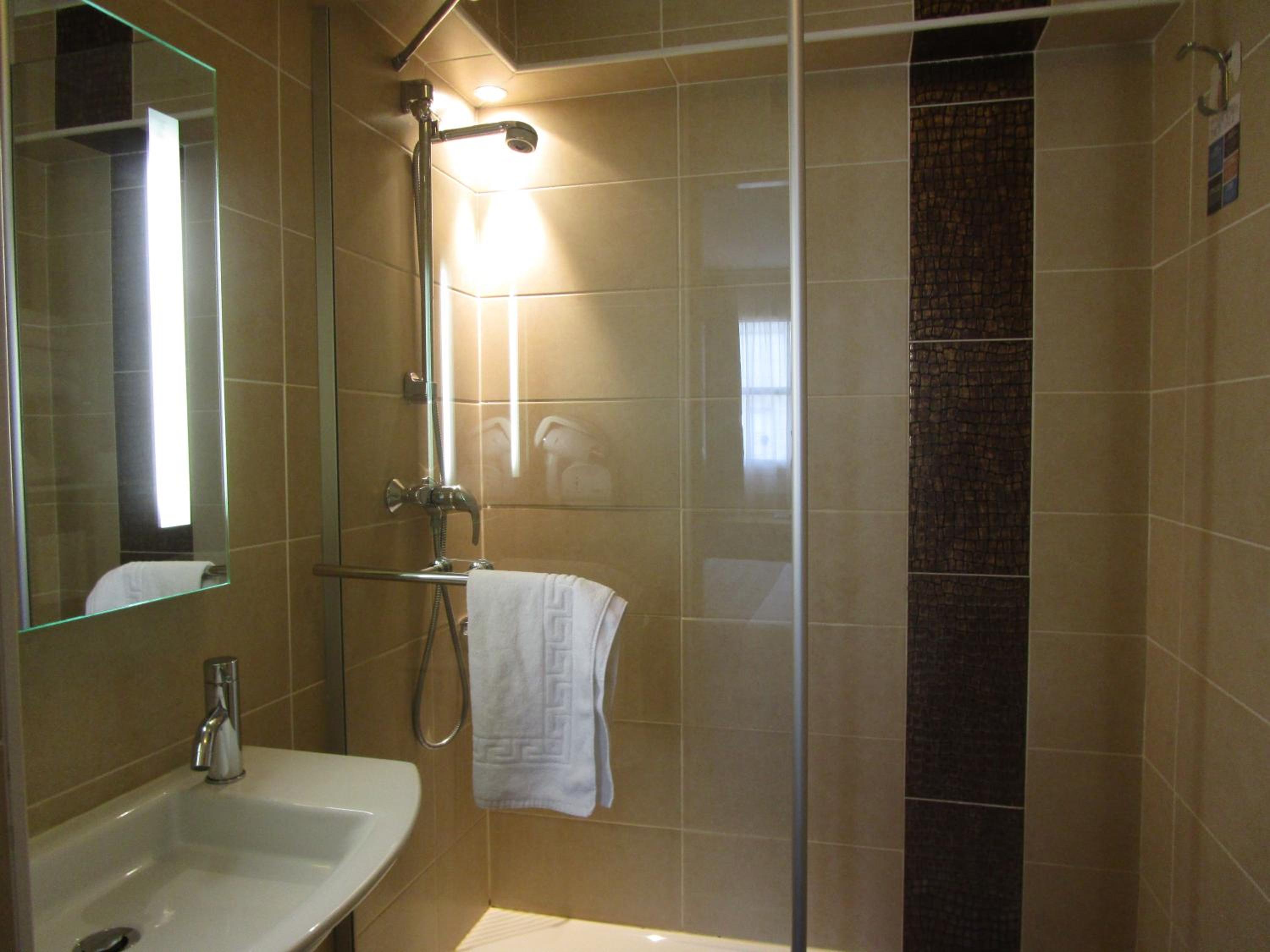 Double Room - Photo 6