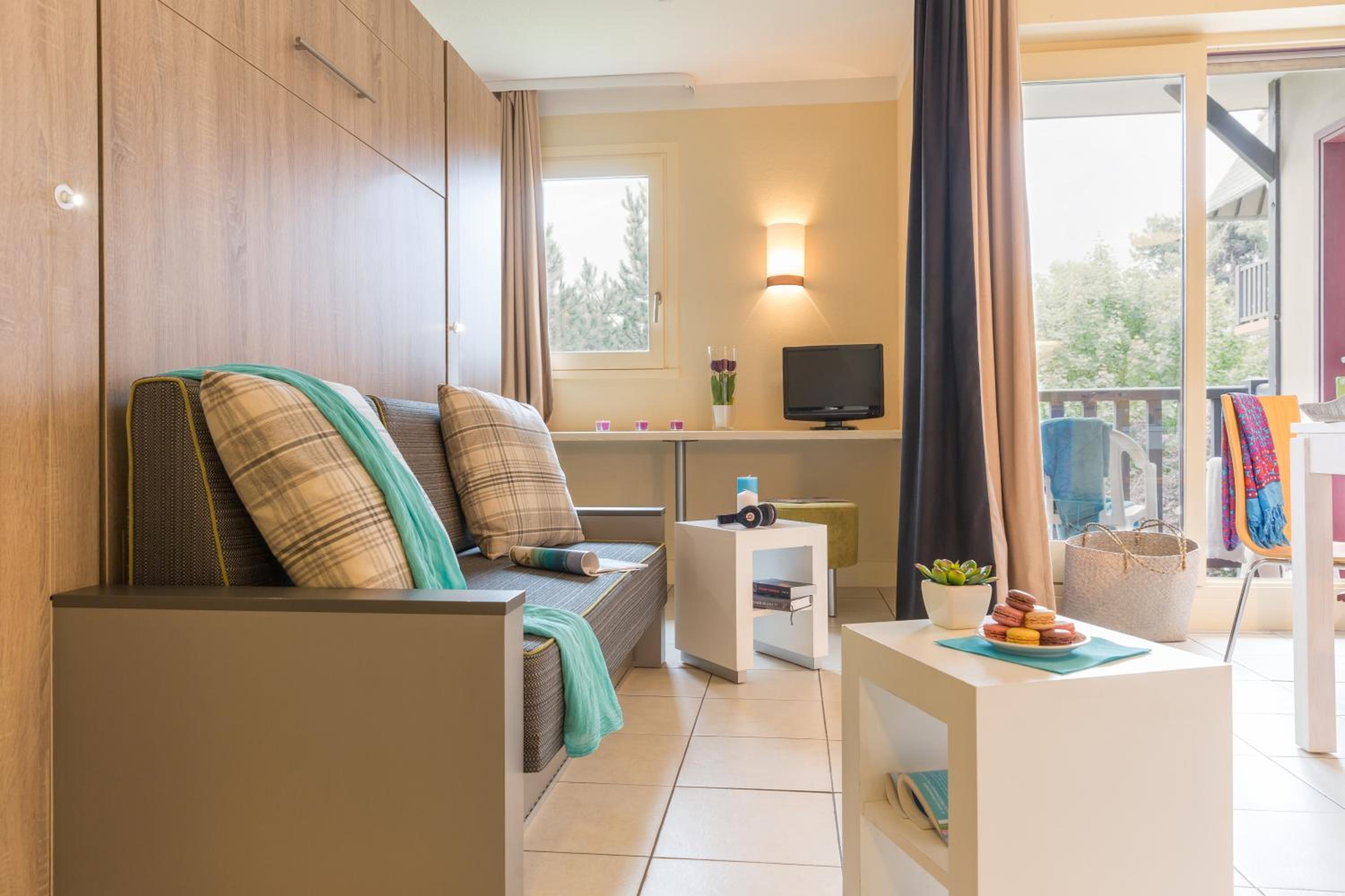 Studio with Sleeping Alcove and Terrace or Balcony (4 People) - Photo 1