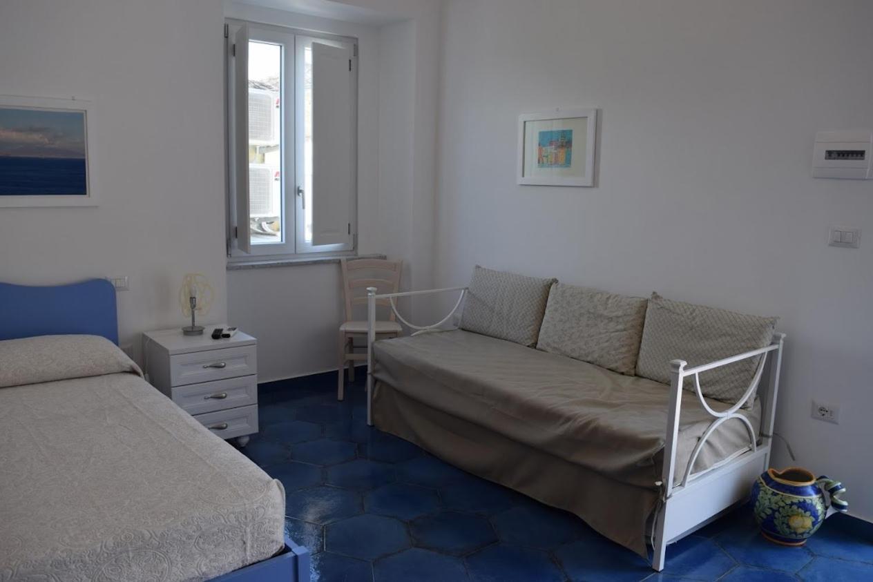 Deluxe Apartment photo 2