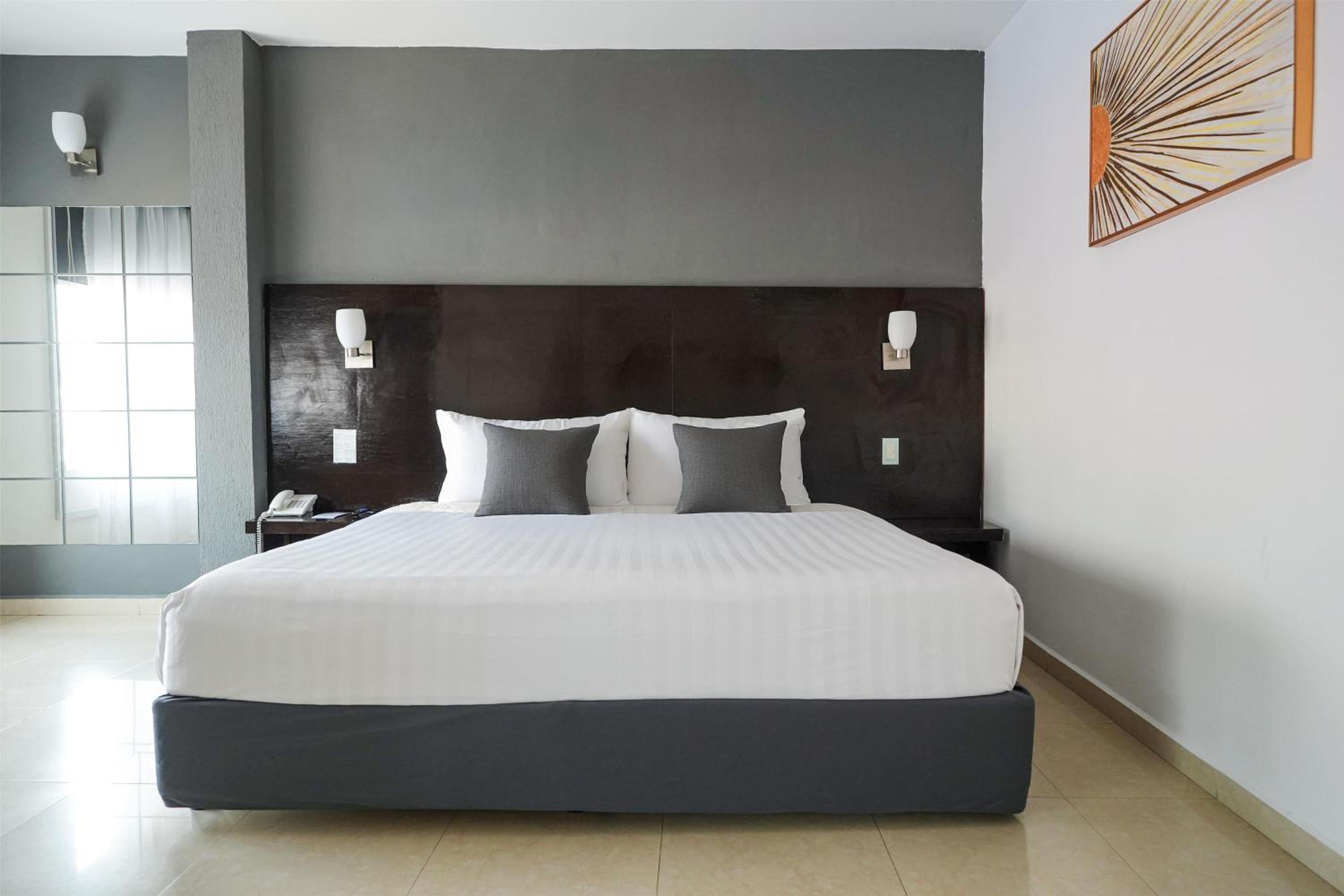 Junior King Suite with Sofa Bed - Non-Smoking