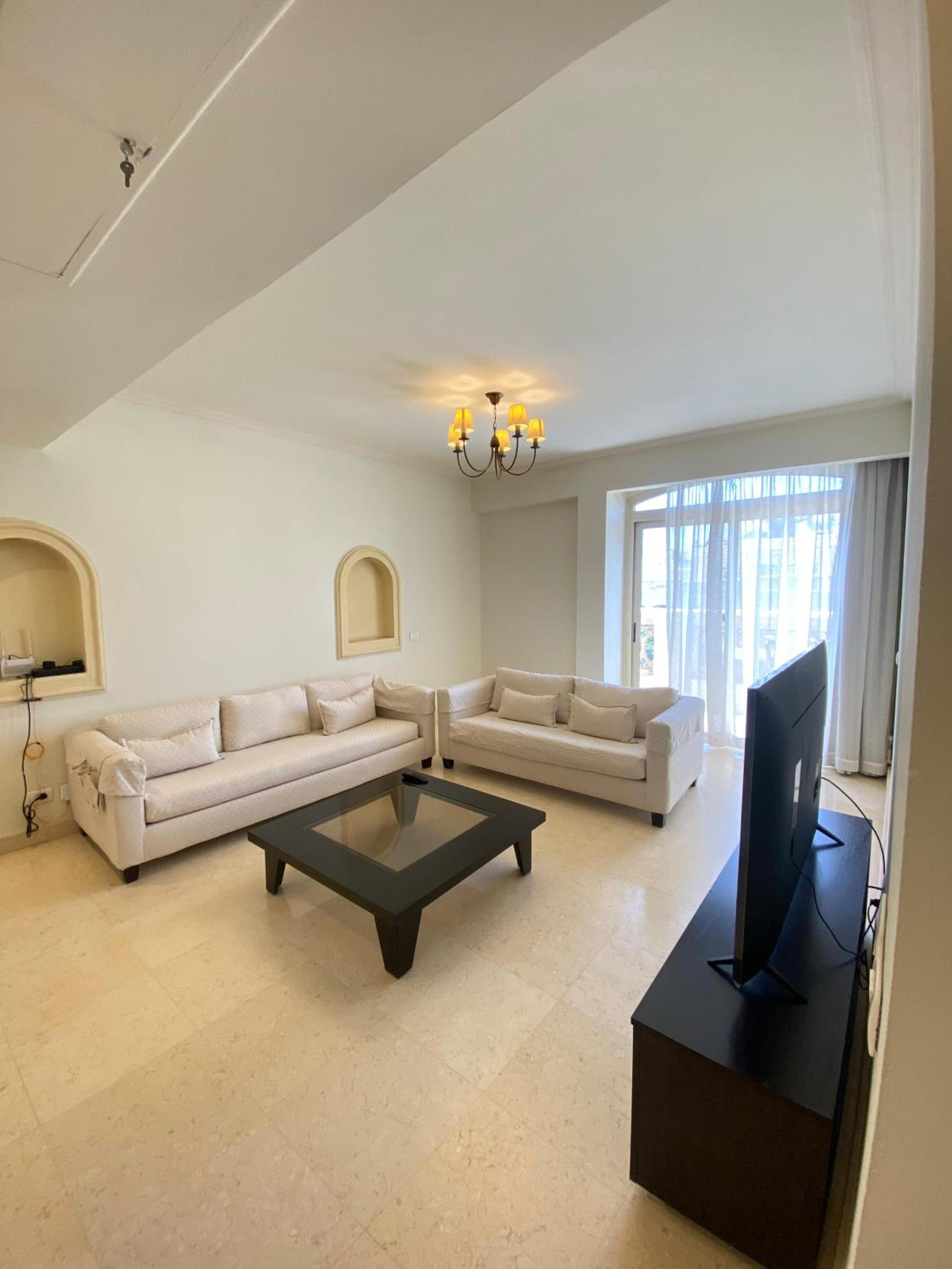 One-Bedroom Apartment with Pool View