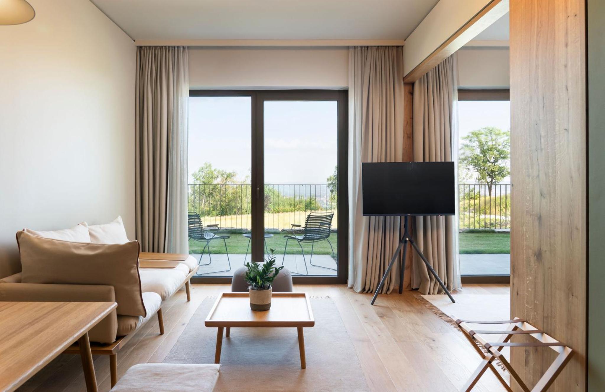 Junior Suite with Mountain View photo 1