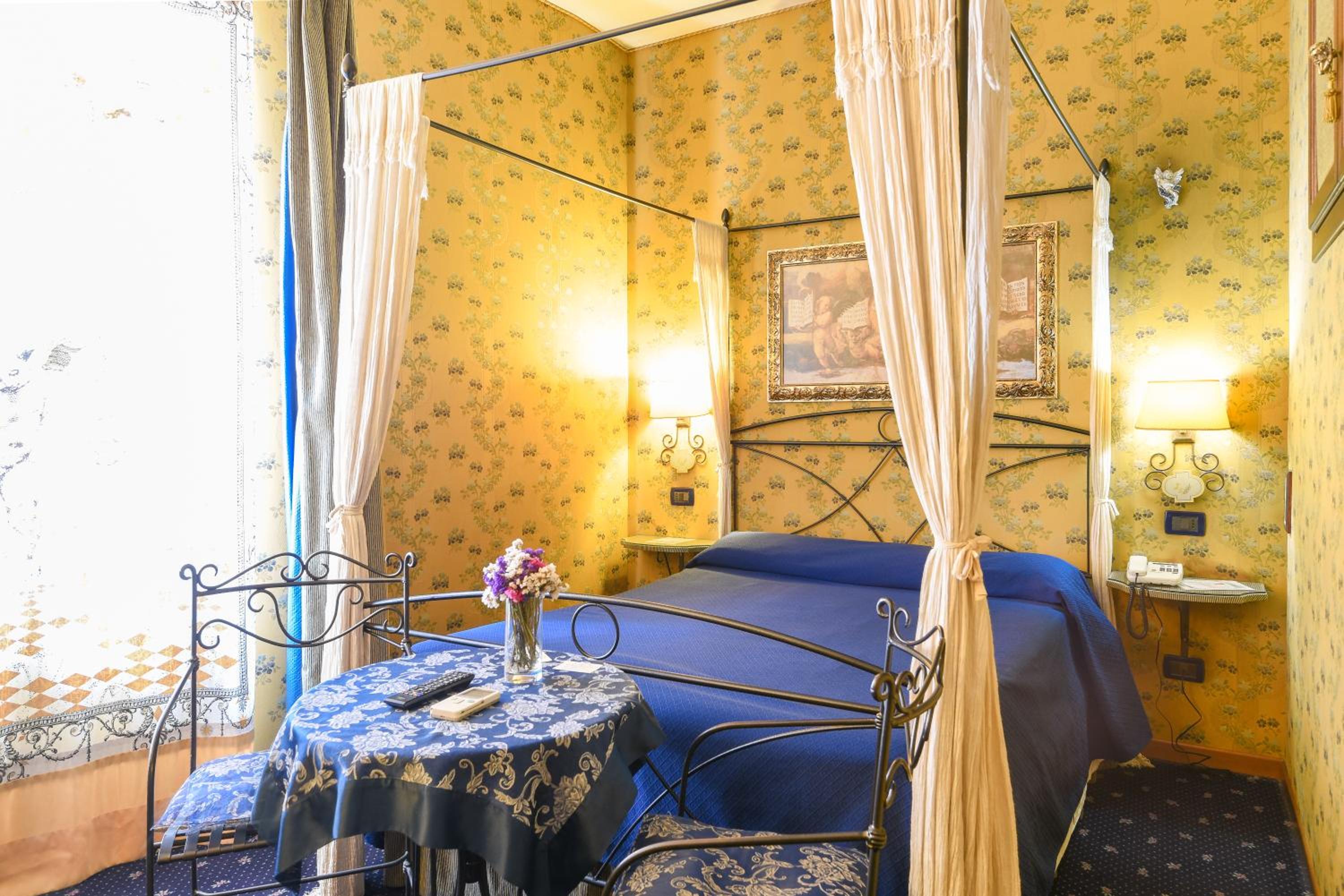 Double or Twin Room photo 3