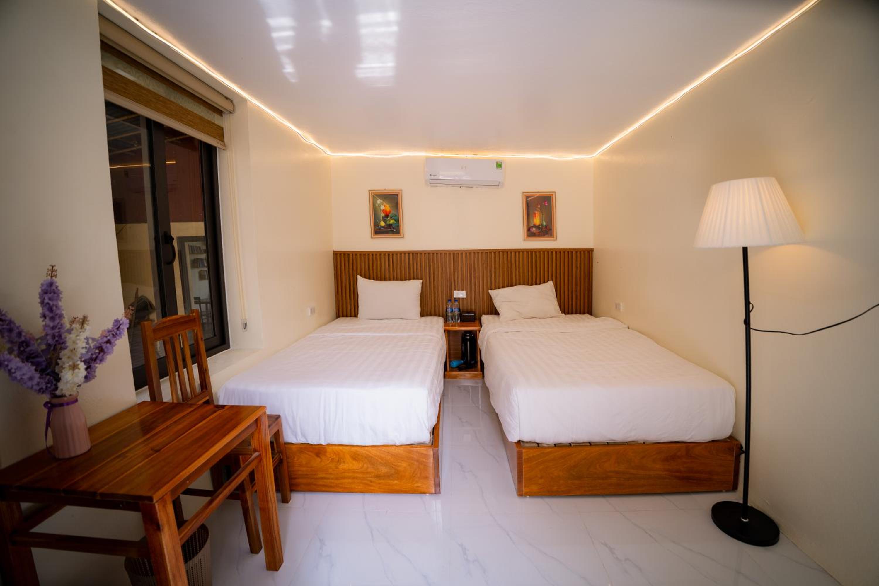 Double or Twin Room with Pool View photo 2