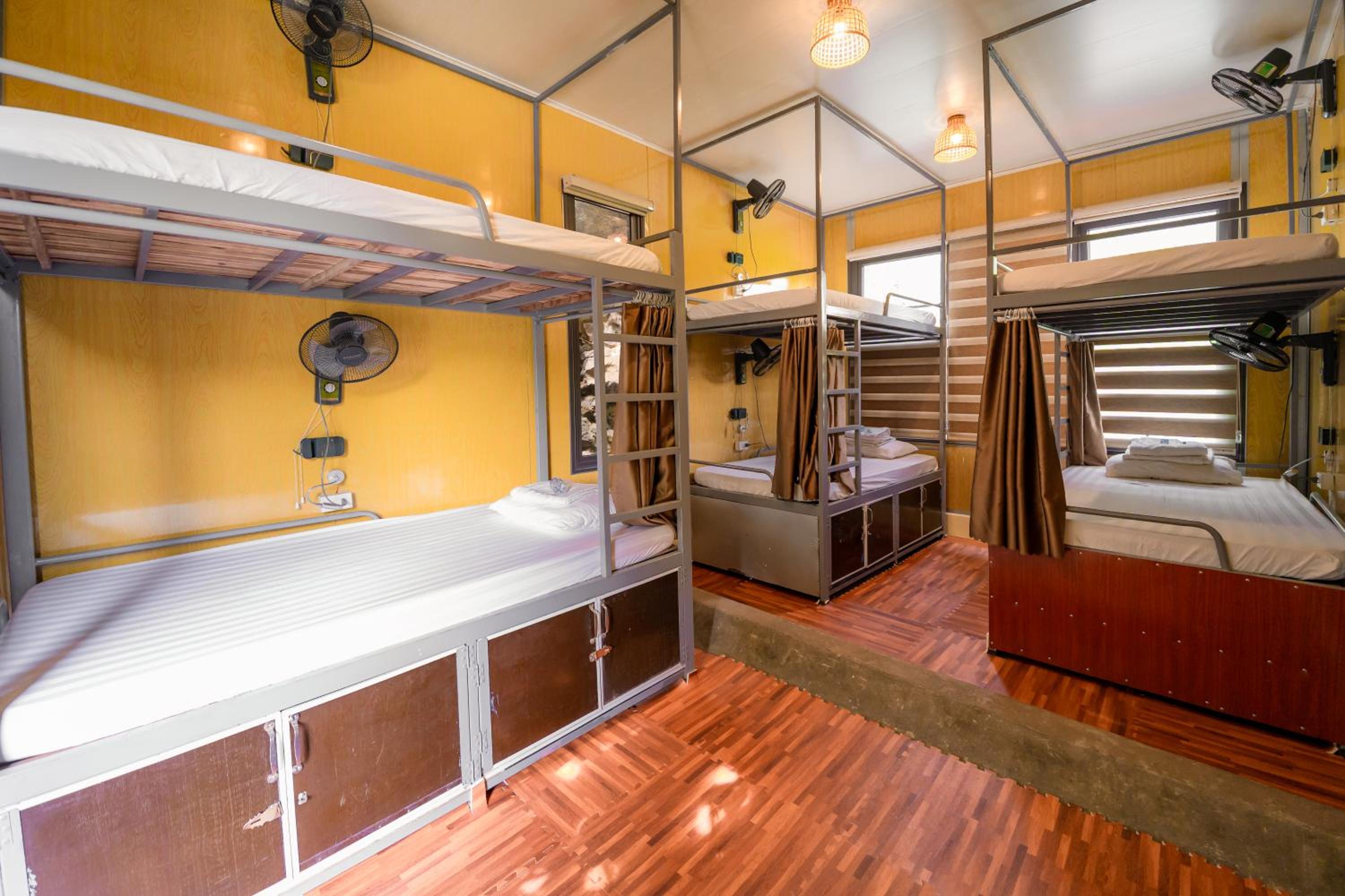 Bed in 6-Bed Mixed Dormitory Room photo 3