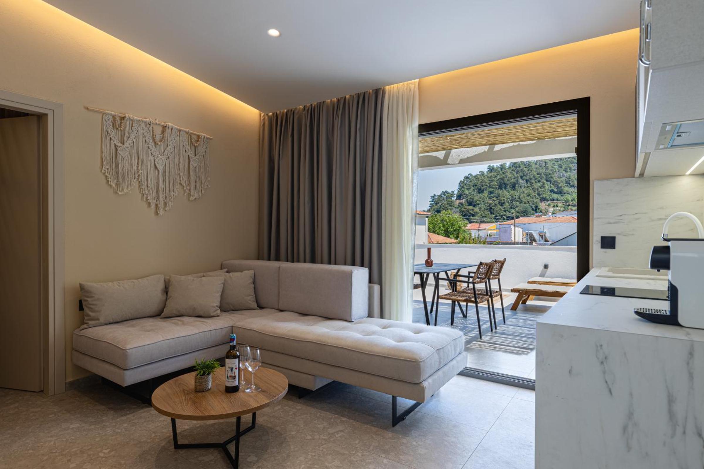 Deluxe Suite with Spa Bath