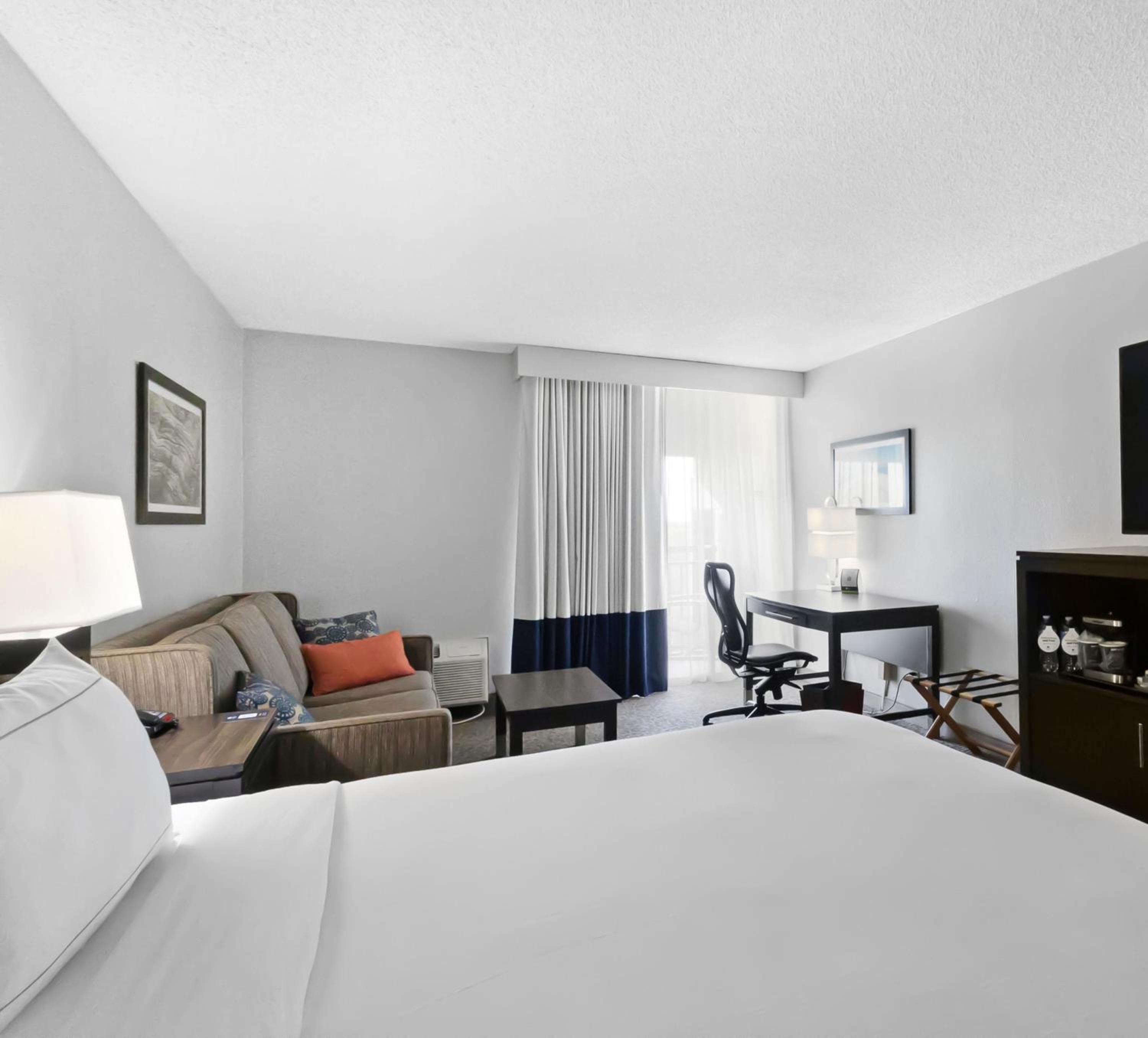 King Room with Sofa Bed and Garden View - Photo 2