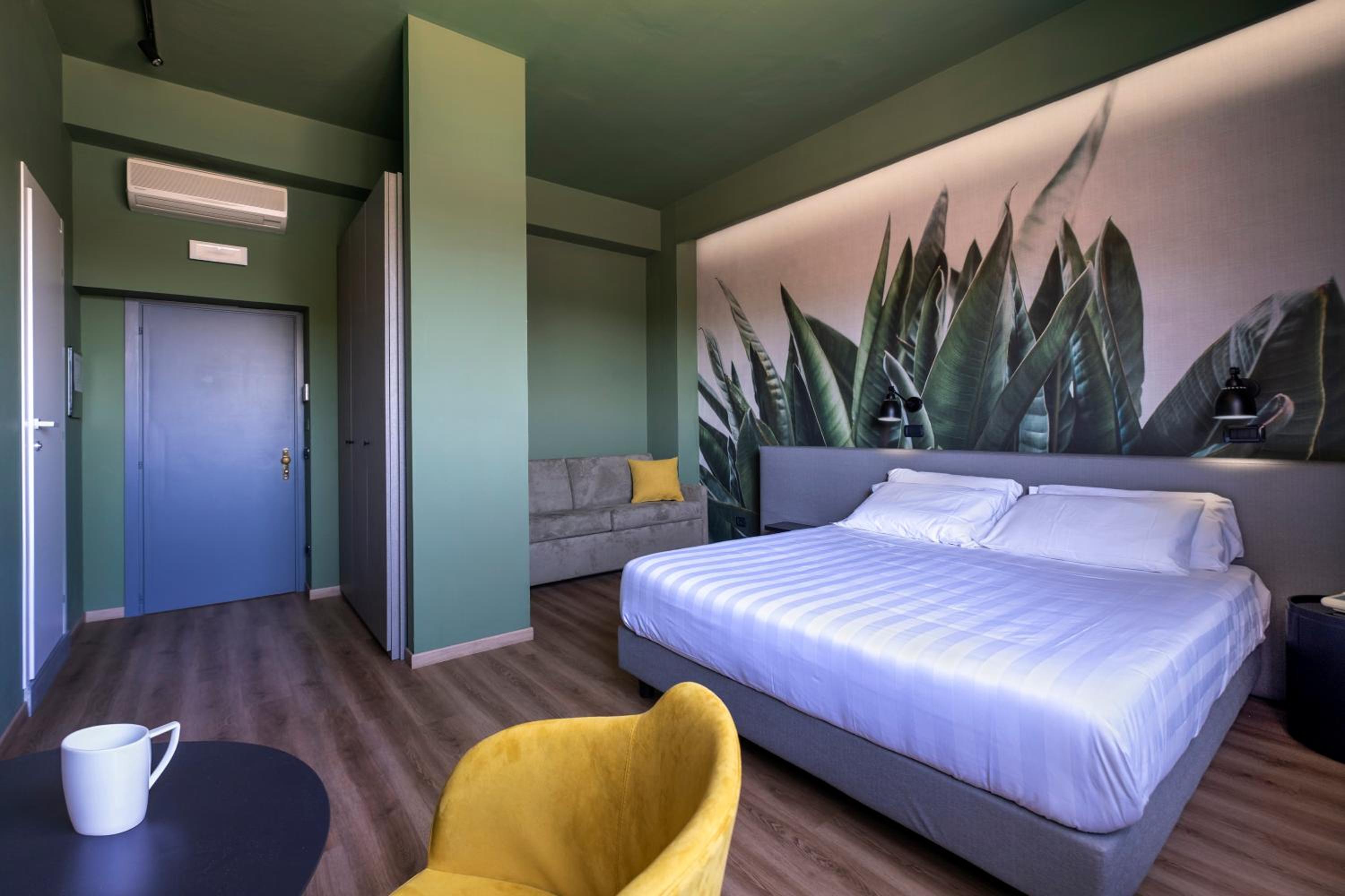 Triple Room with Lake View