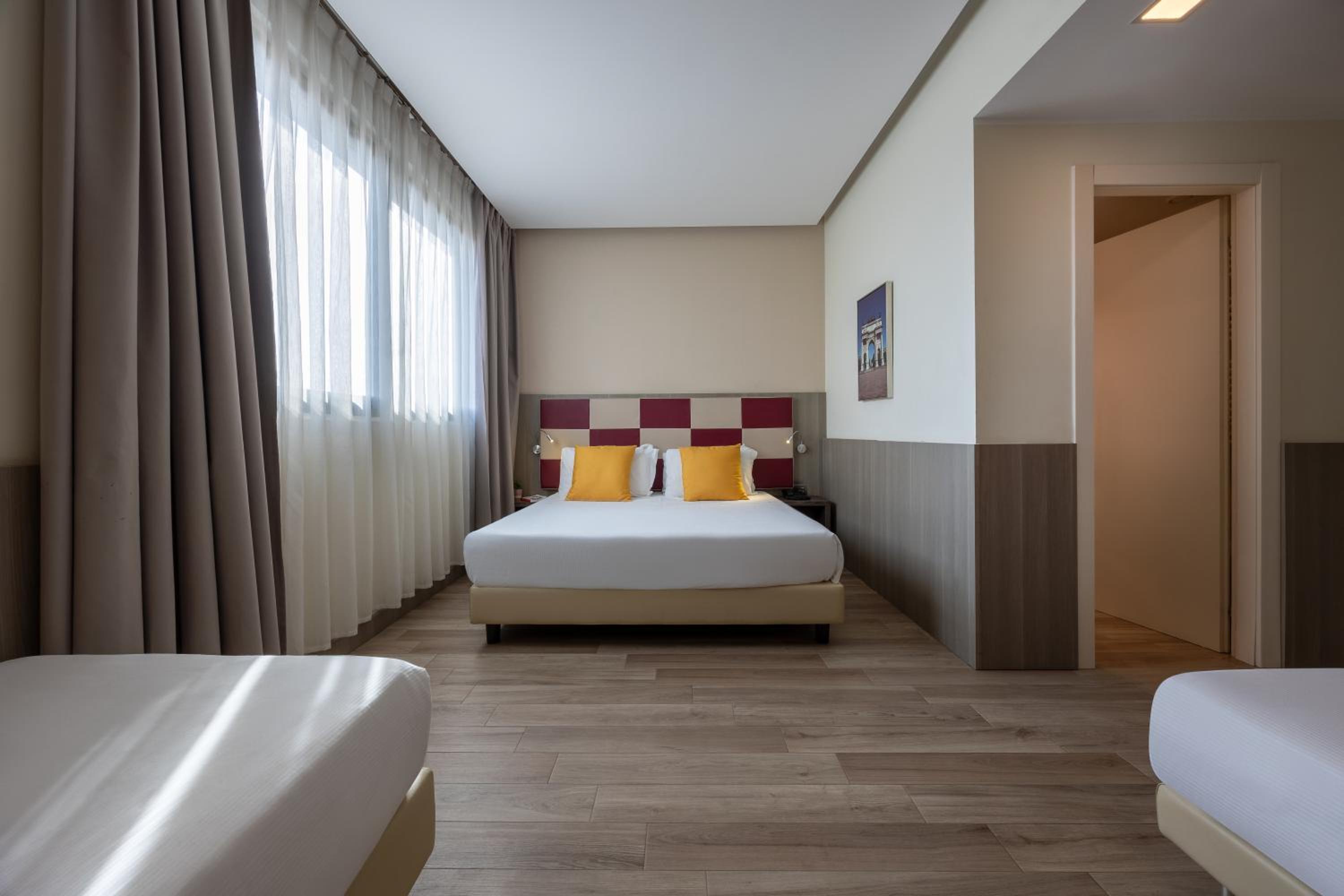 Deluxe Quadruple Room - Photo 3