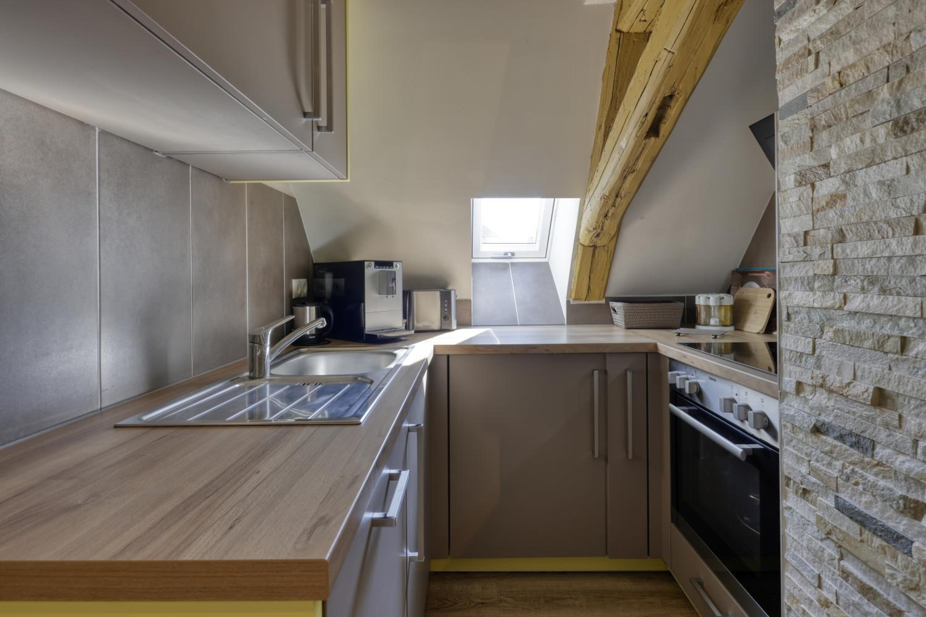 Deluxe One-Bedroom Apartment