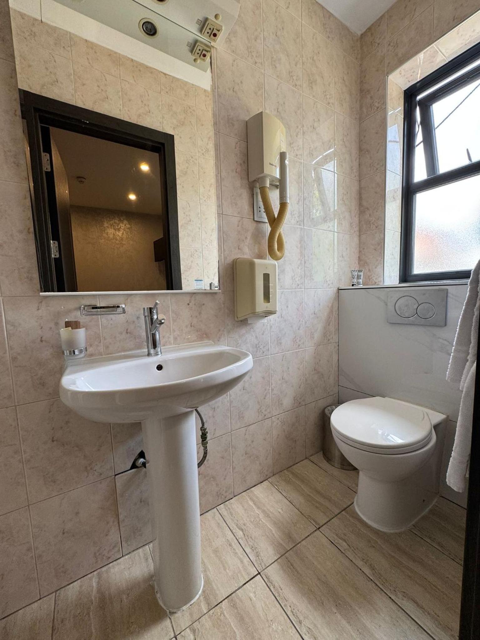 Single Room photo 2