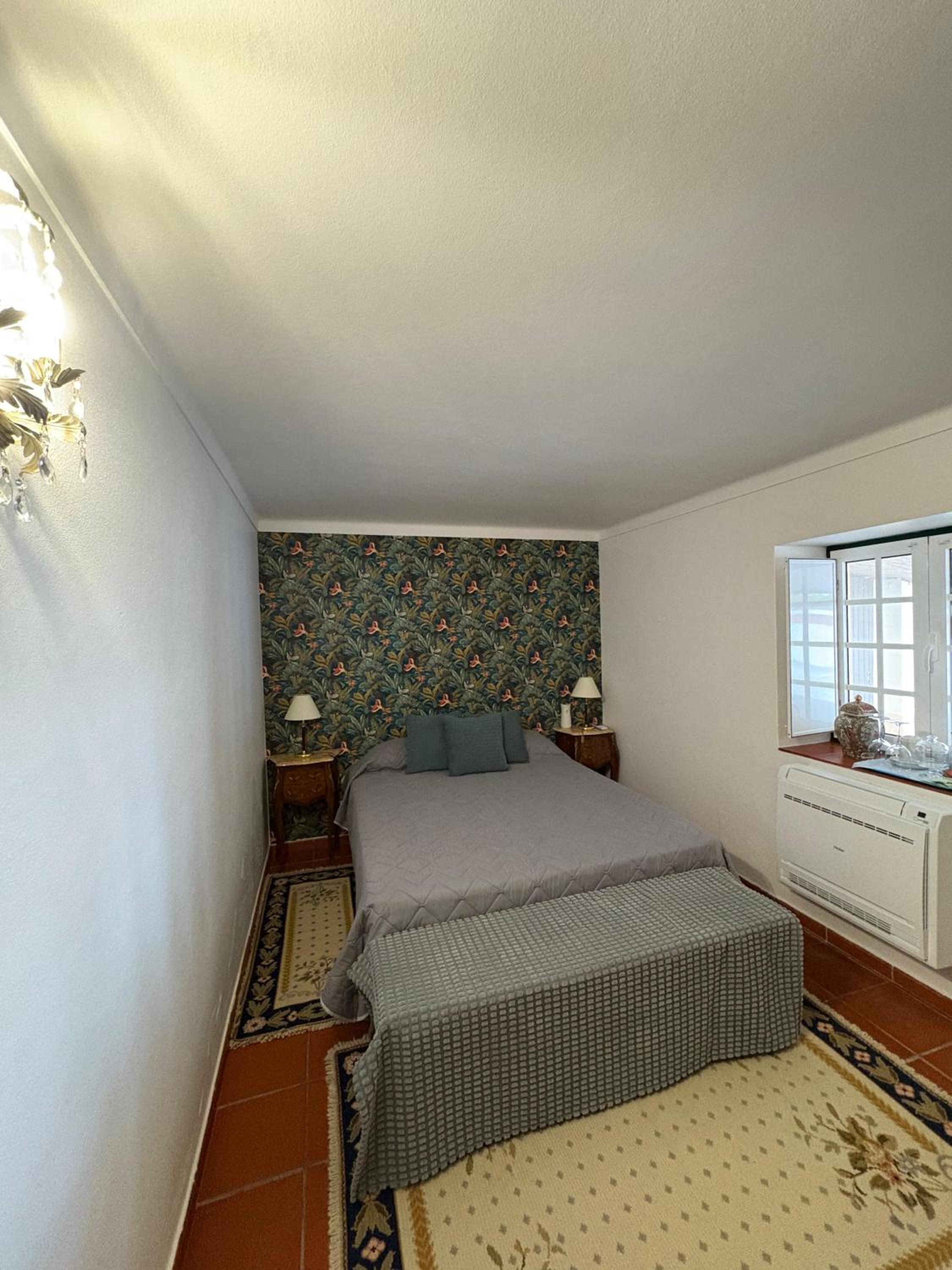 Double Room with Shared Bathroom photo 3