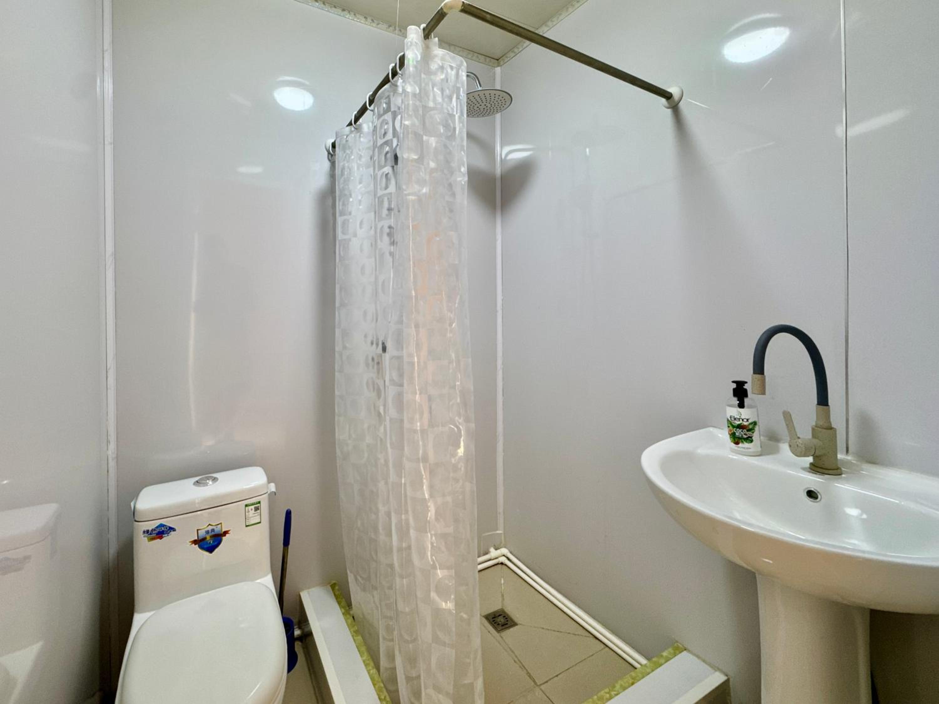 4-Bed Mixed Dormitory Room photo 2