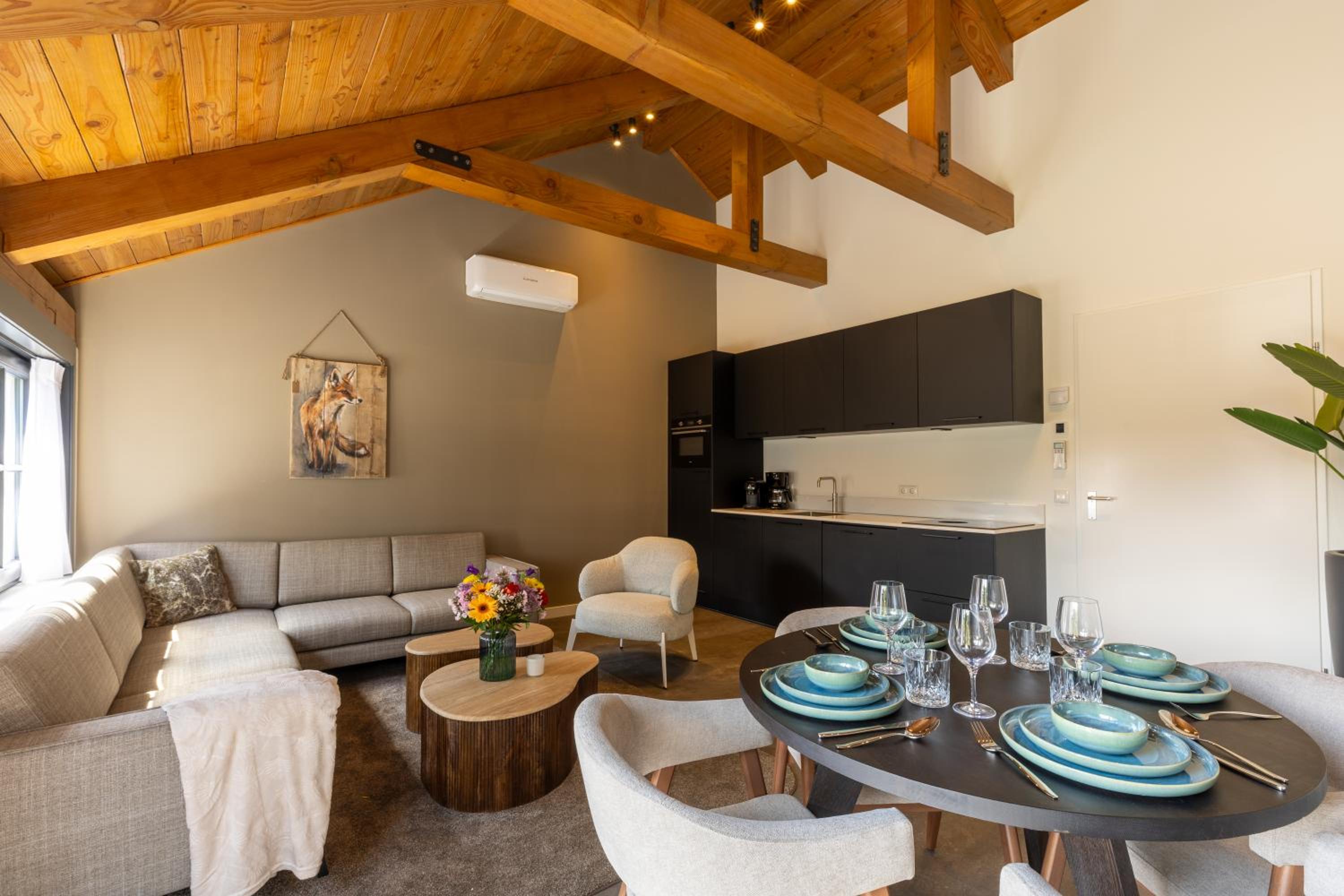 Villa photo 2
