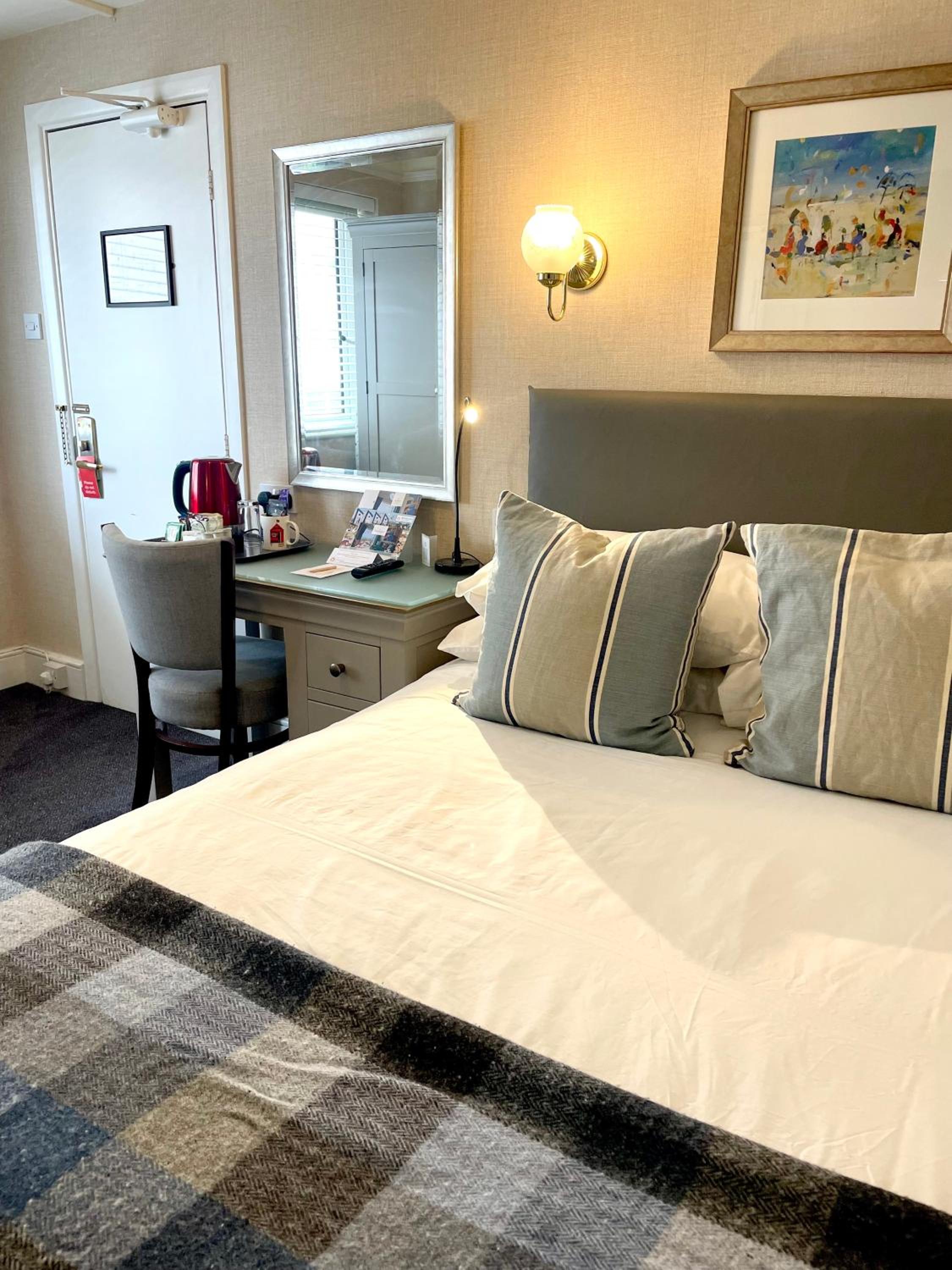 Small Classic Double Room - Non-Smoking