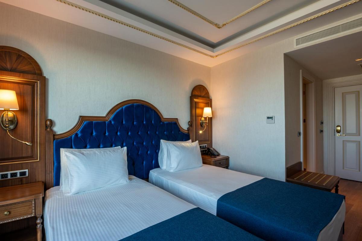 Superior Twin Room with Sea View
