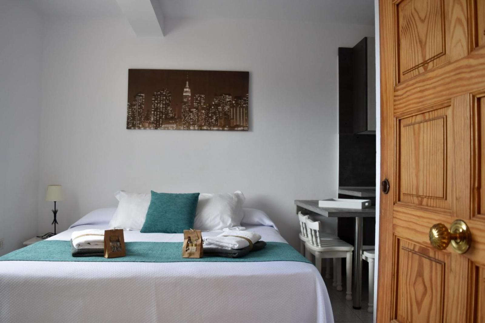Studio Apartment - Photo 2